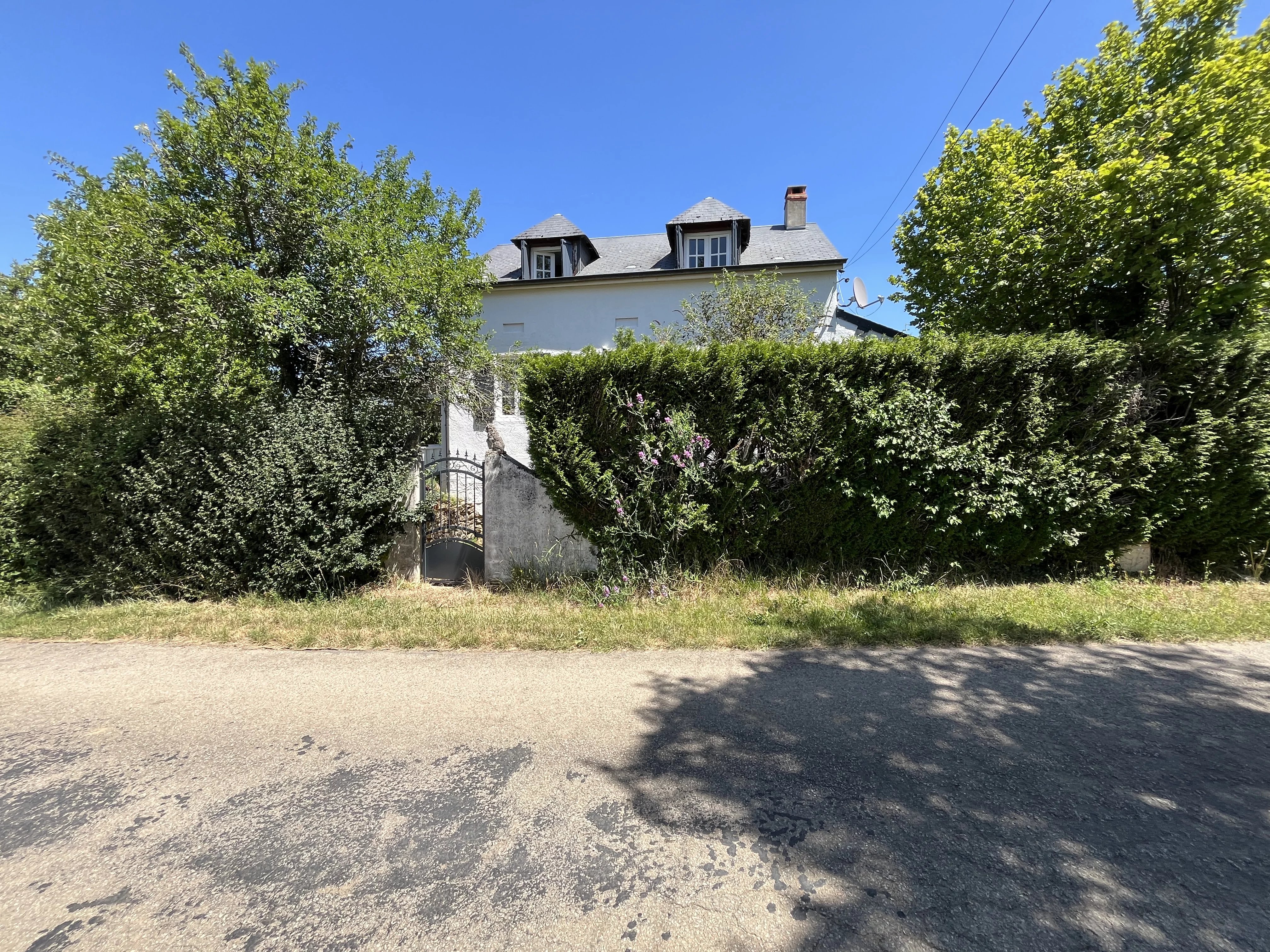 Ensemble immobilier avec gîte indépendant. piscine et vue dégagée – Morvan — photo 3