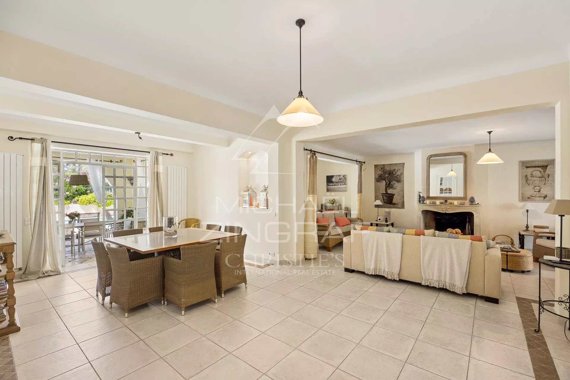 4 Bedroom Villa/Townhouse's Image 10