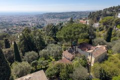 Historic 18th-Century Family Estate in Nice | Legacy Villa for Sale — photo 2 of 7
