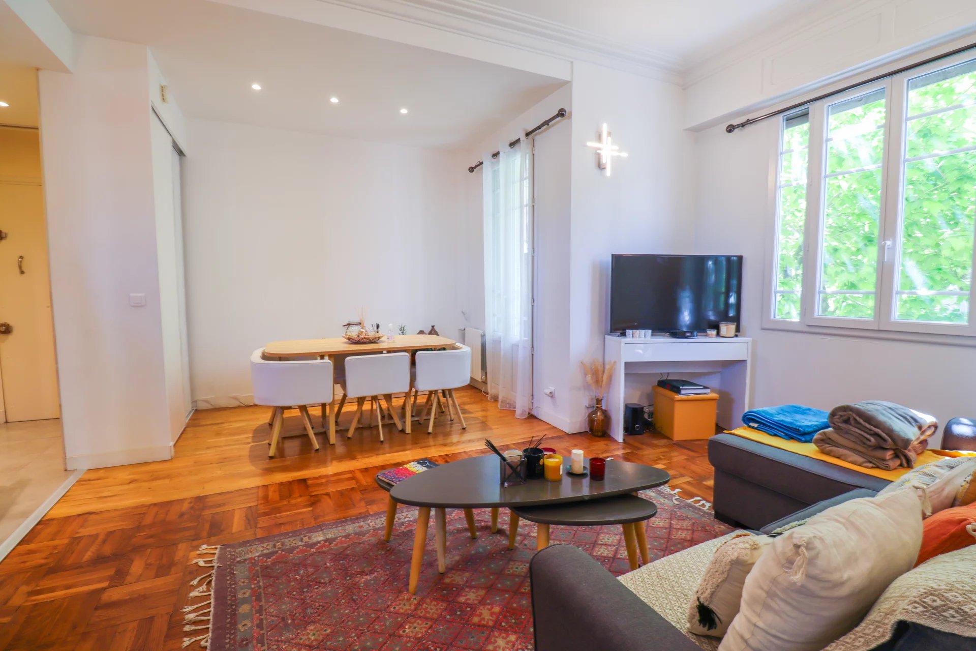 NICE - 2 ROOMS