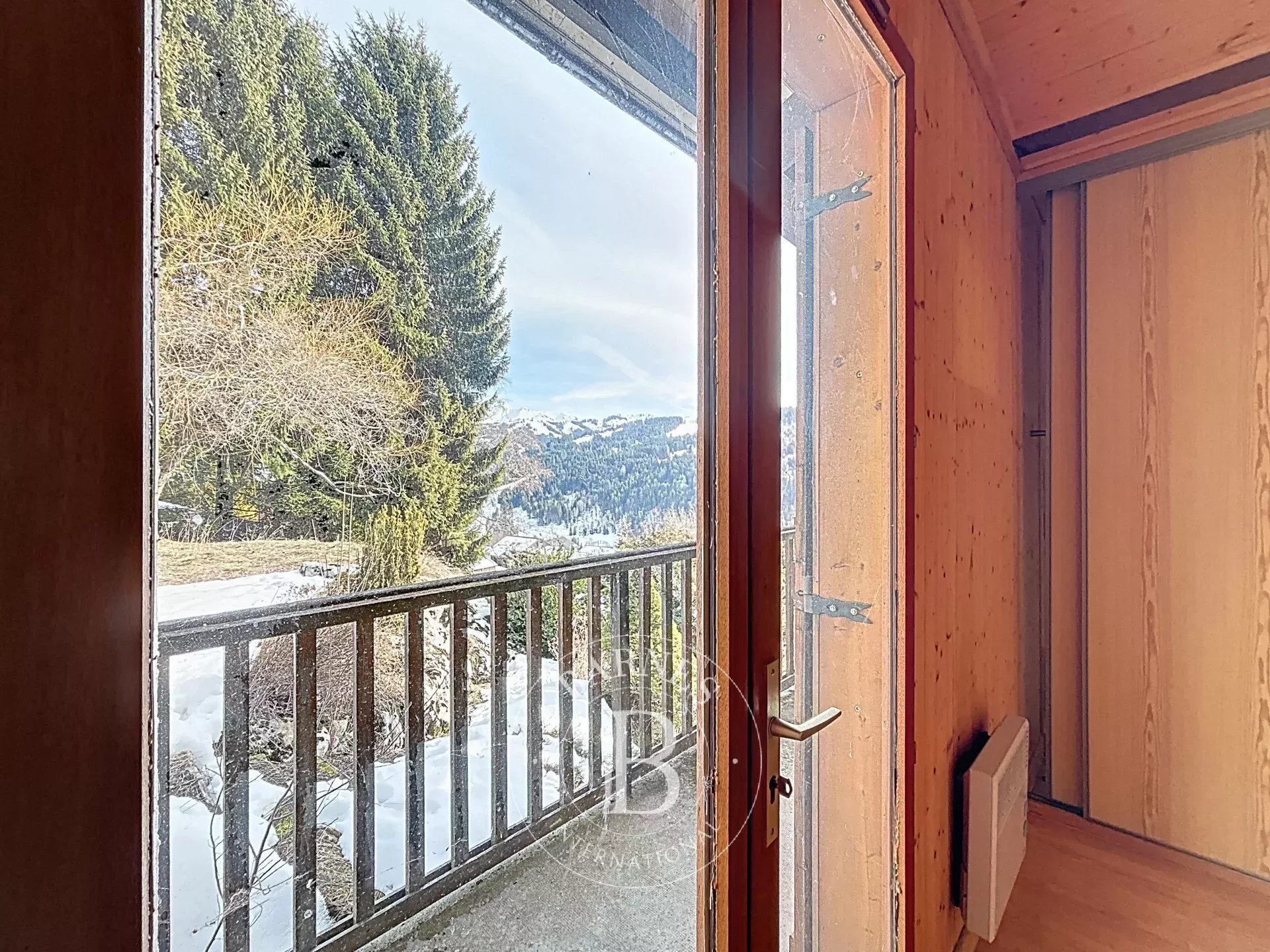 Photo of Les Gets - Chalet to renovate - 187 sqm - Beautiful view