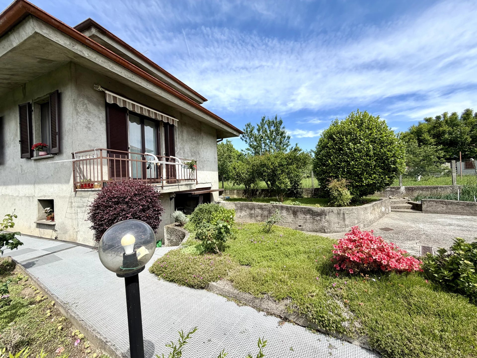 Sale Villa - Villa Guardia - Italy