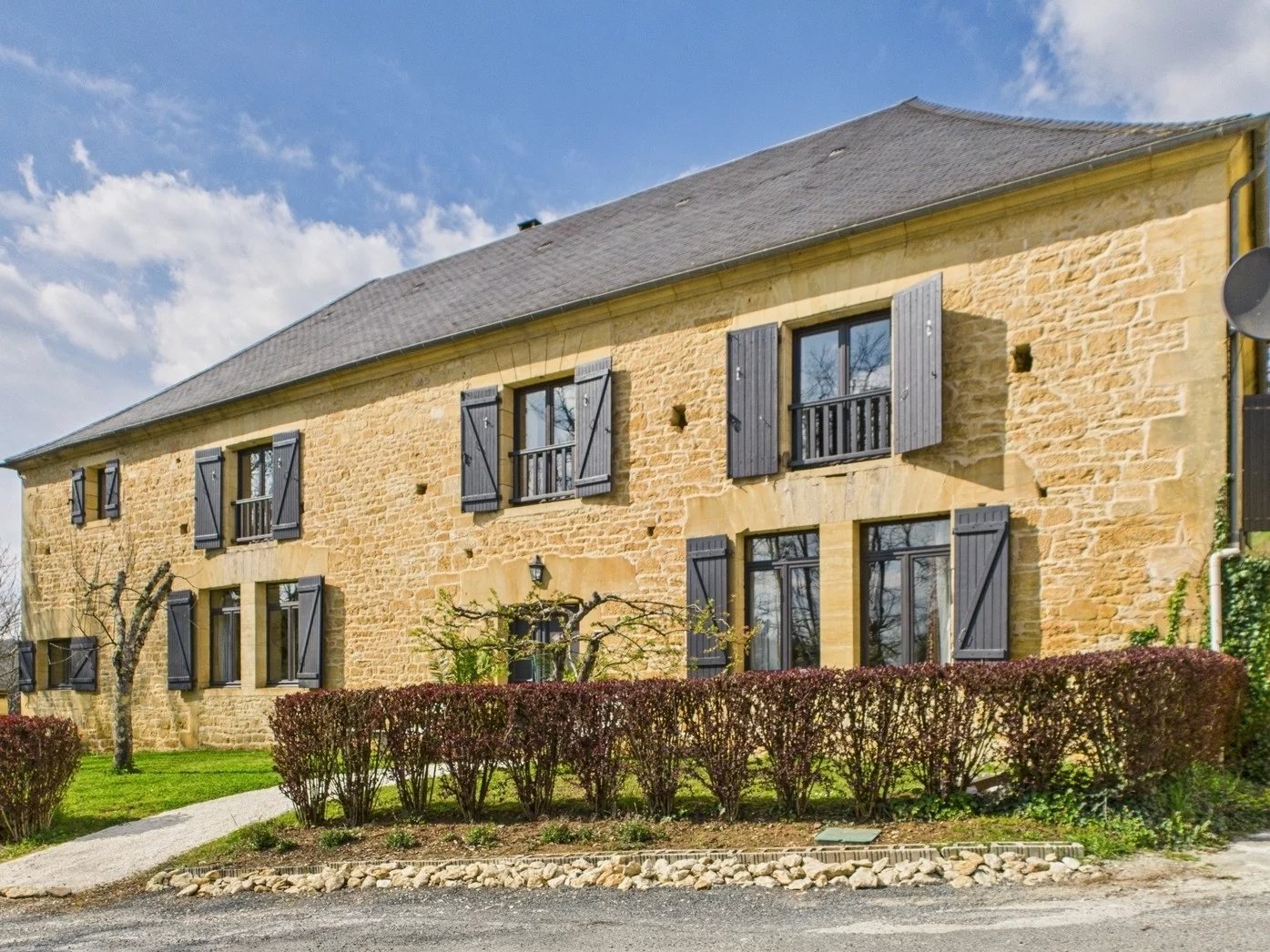 Charming Dordogne Stone House Near Sarlat with Separate Accommodation, Pool & Elevated Views