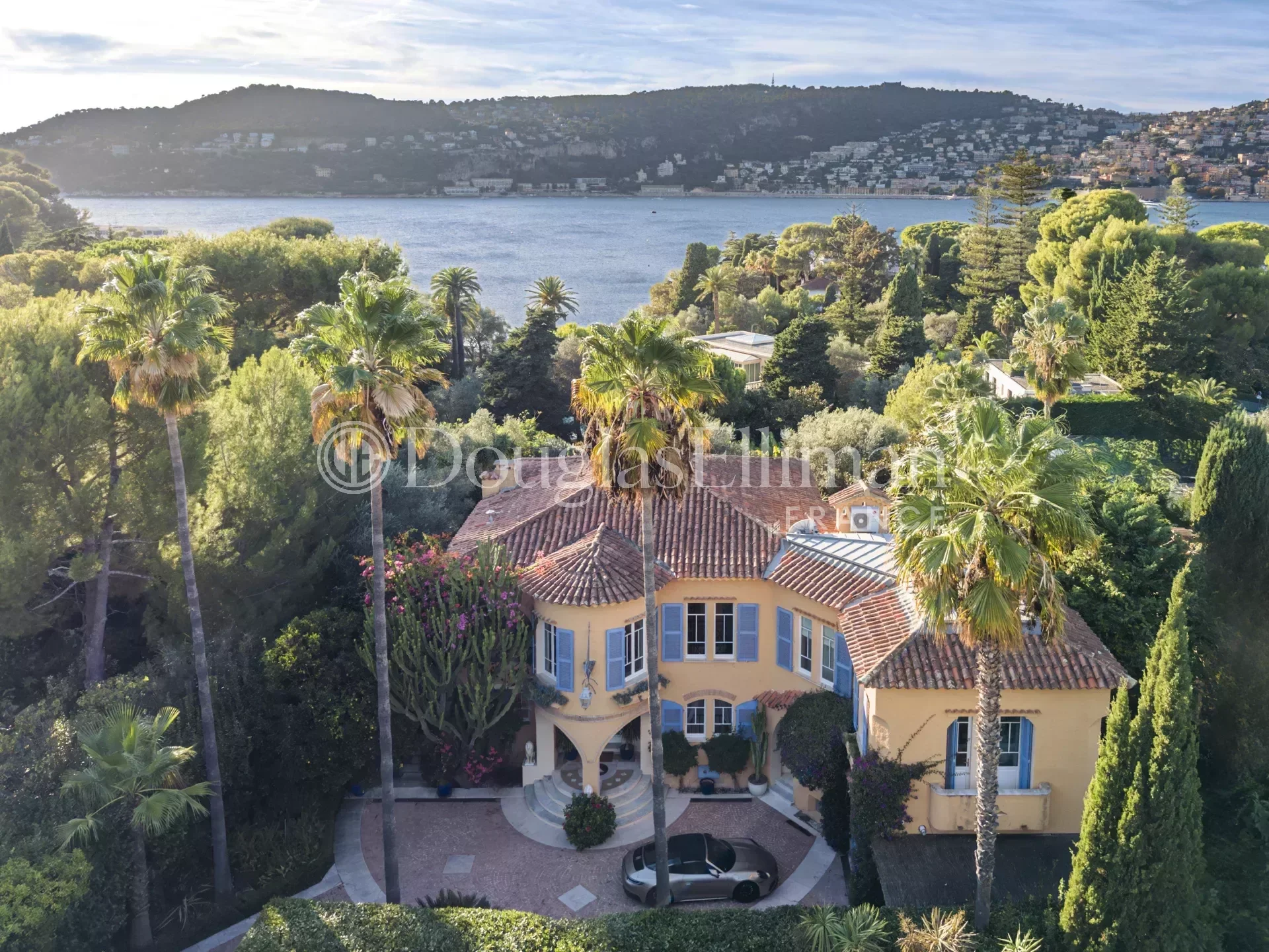 SAINT-JEAN-CAP-FERRAT — Une propriété d’exception à deux pas de la plage - Image nᵒ2
