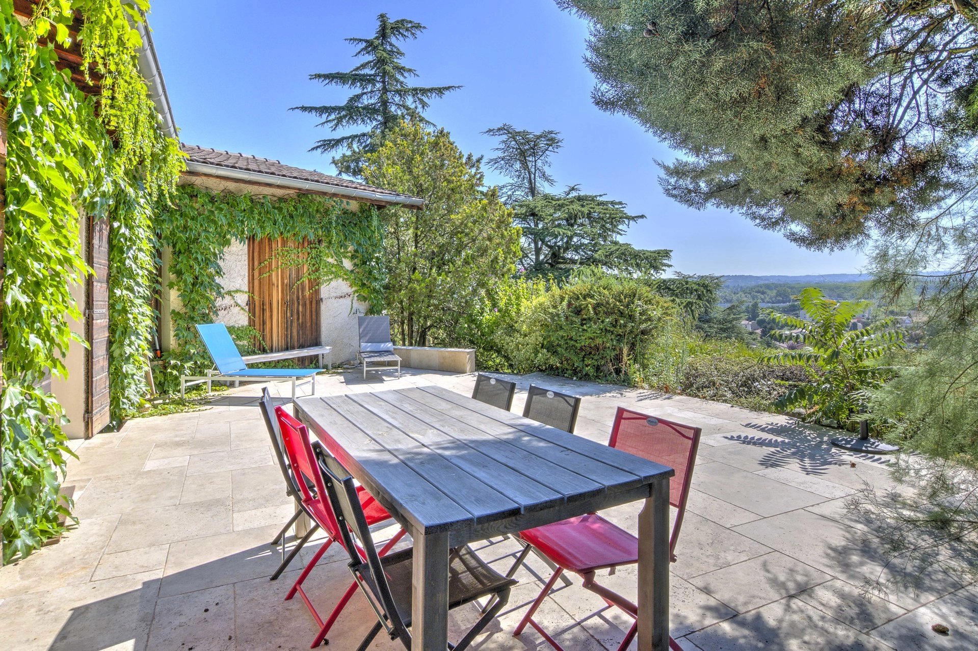 Maison traditionnelle avec vue panoramique!