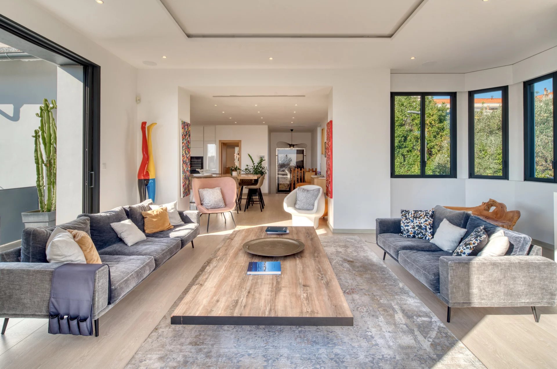 CANNES - “COUP DE COEUR” VILLA - WALKING DISTANCE FROM THE BEACHES