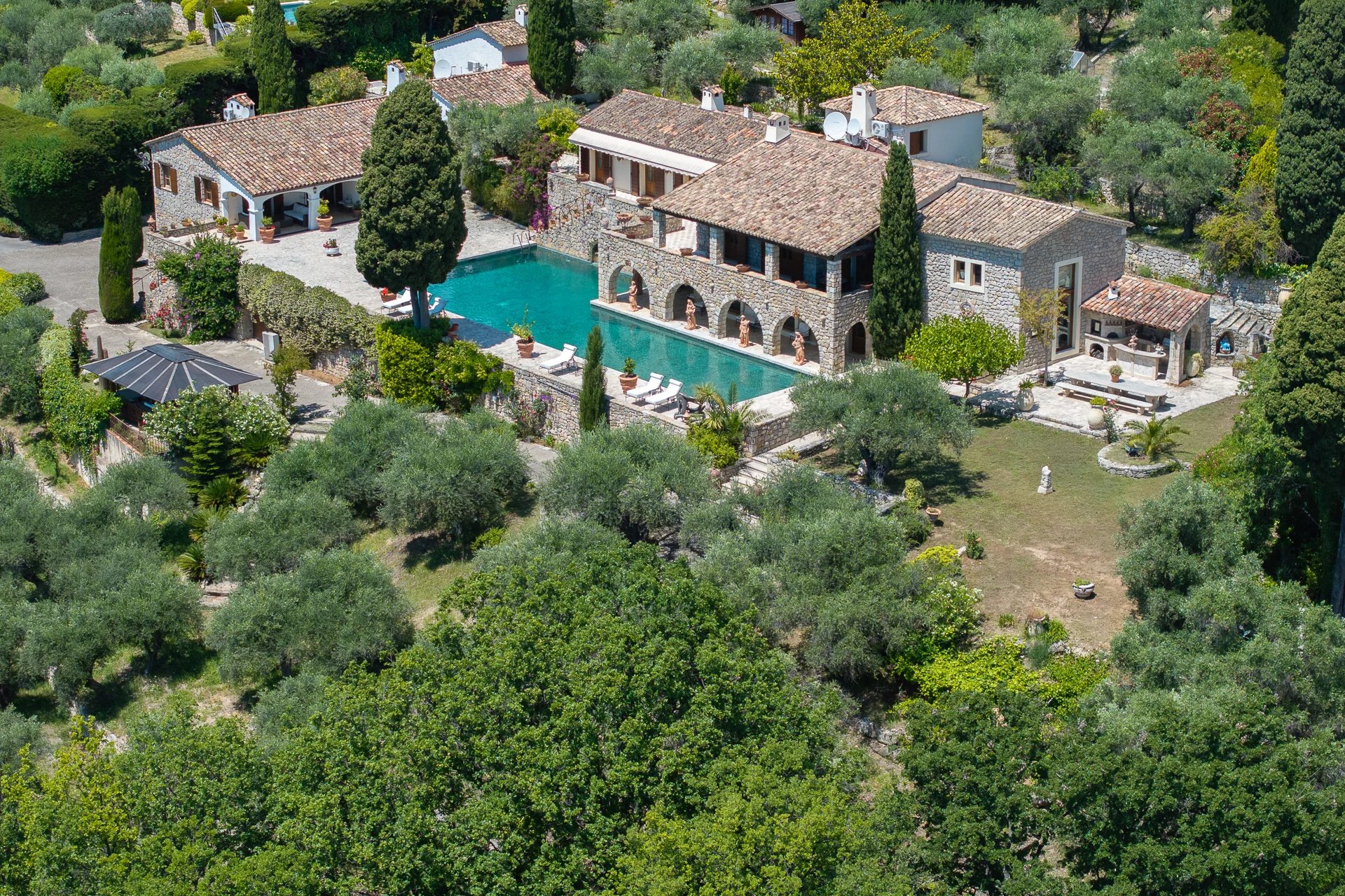Sale Property Cabris
