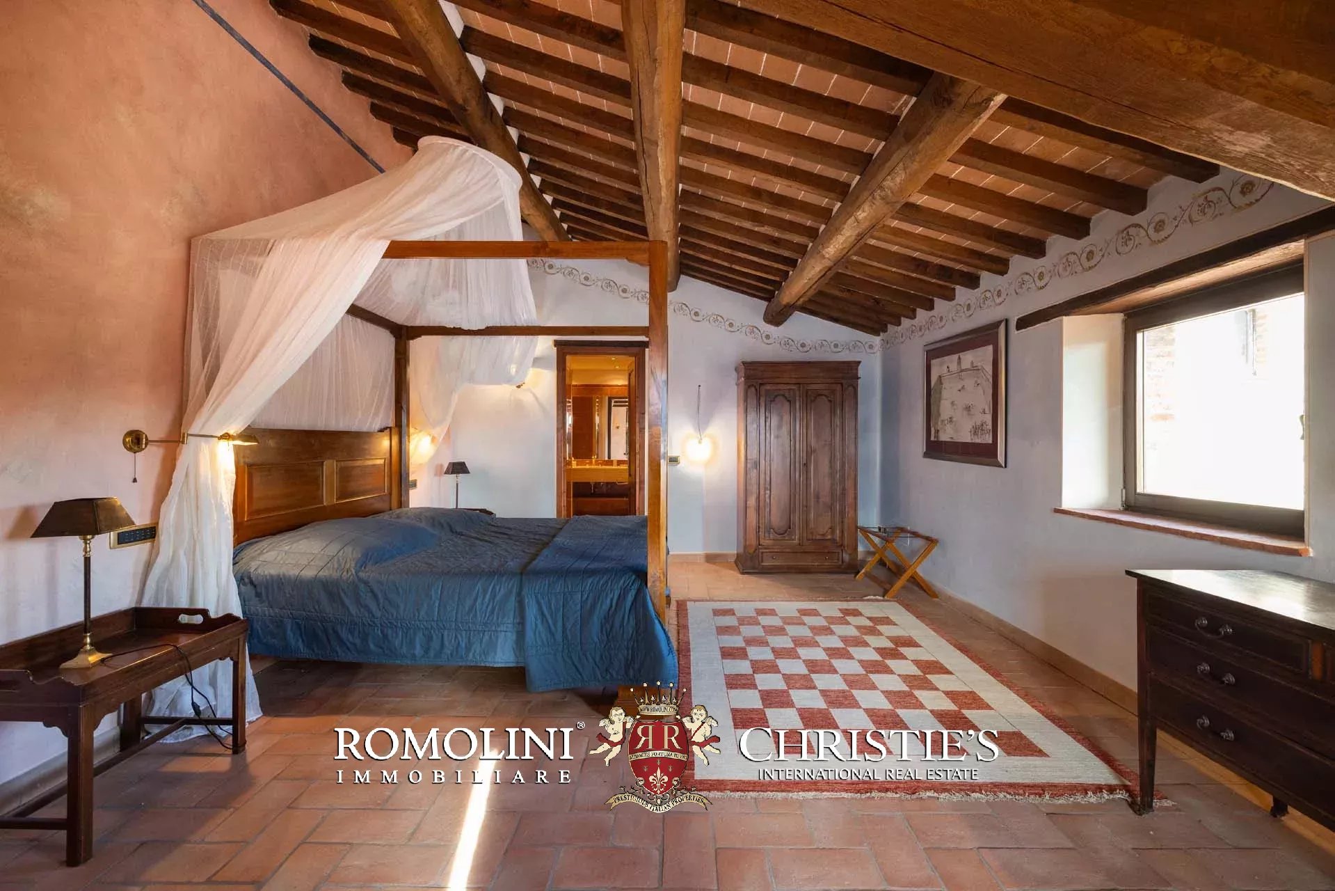 10 Bedroom Villa/Townhouse's Image 147