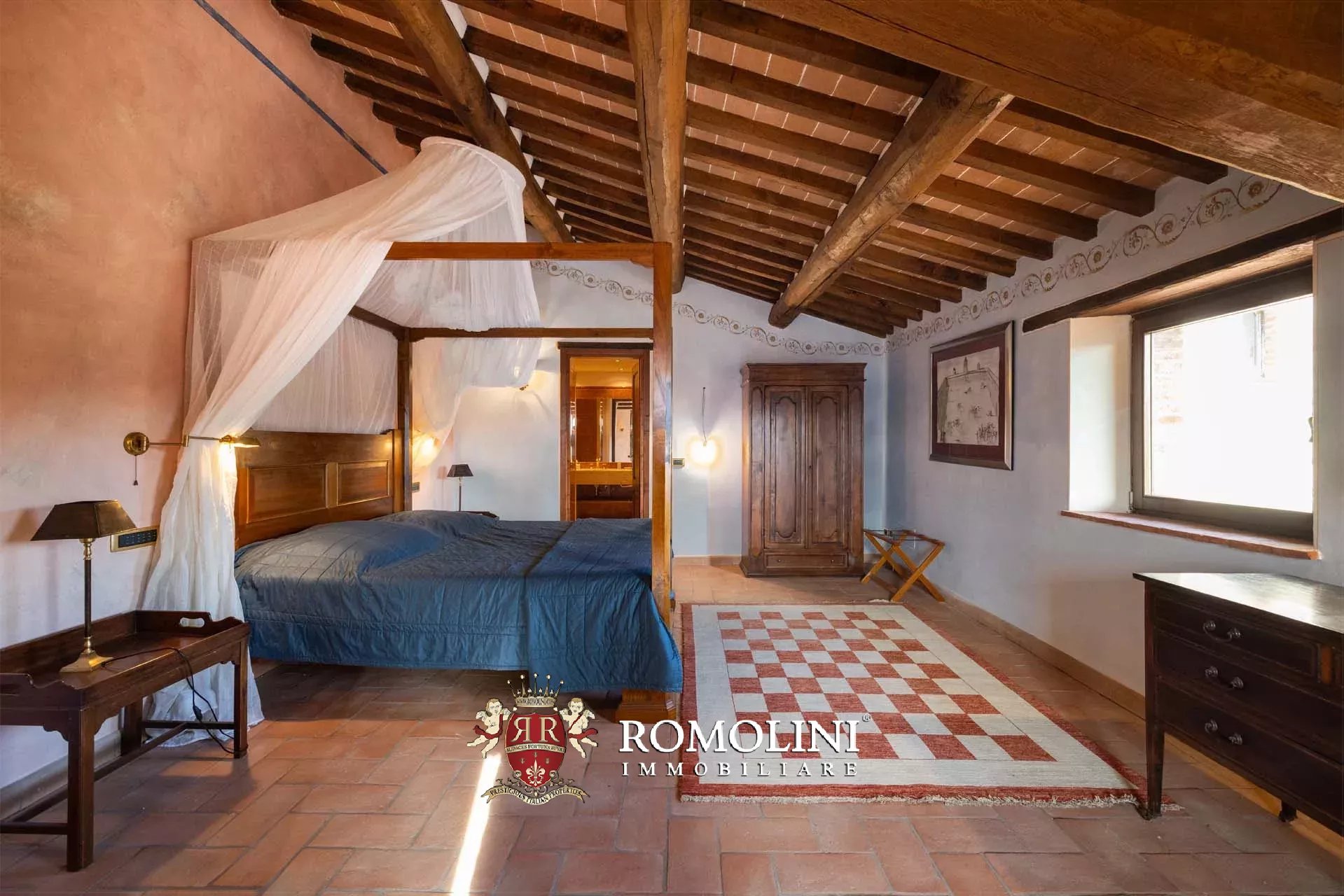 10 Bedroom Villa/Townhouse's Image 147