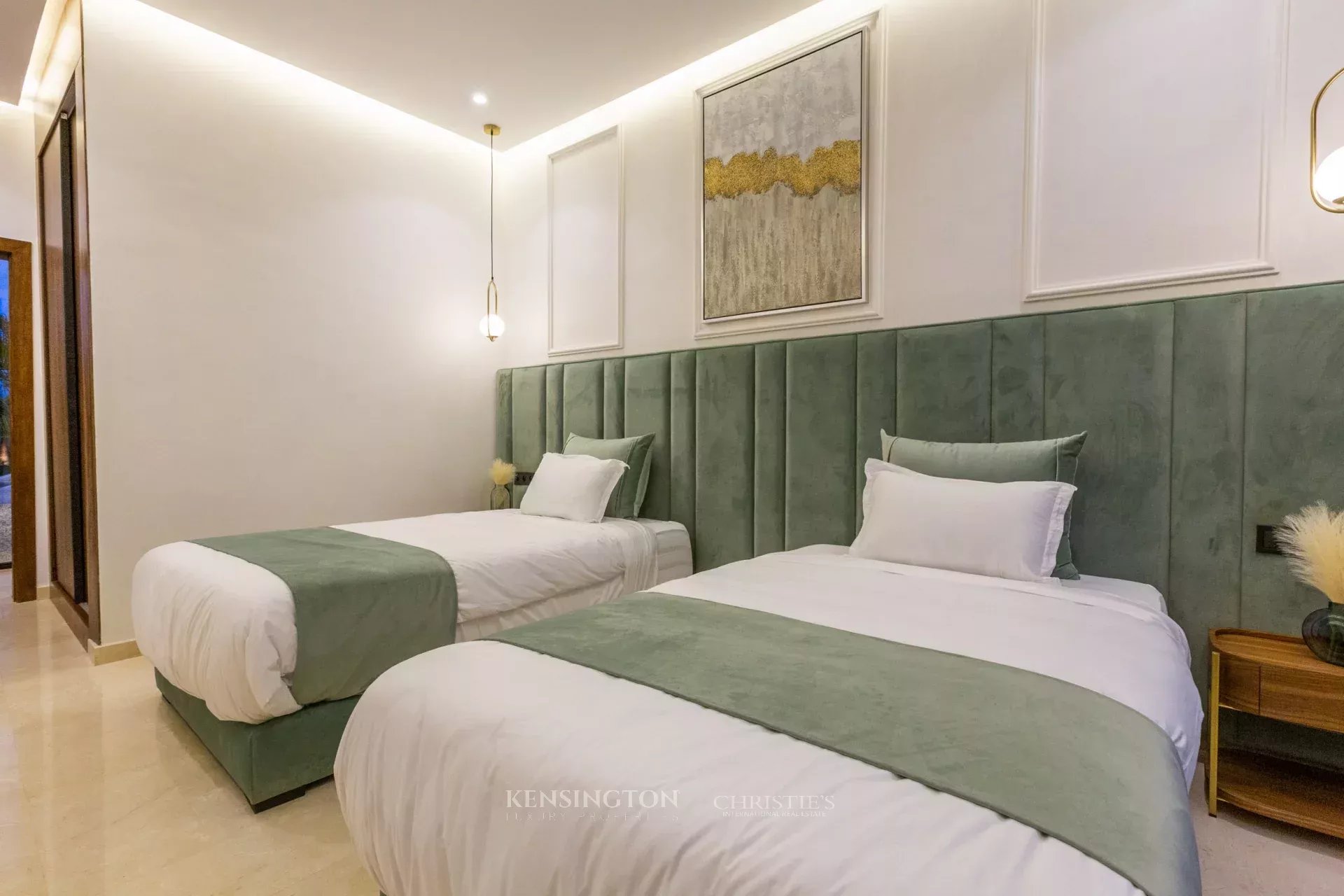 5 Bedroom Villa/Townhouse's Image 32