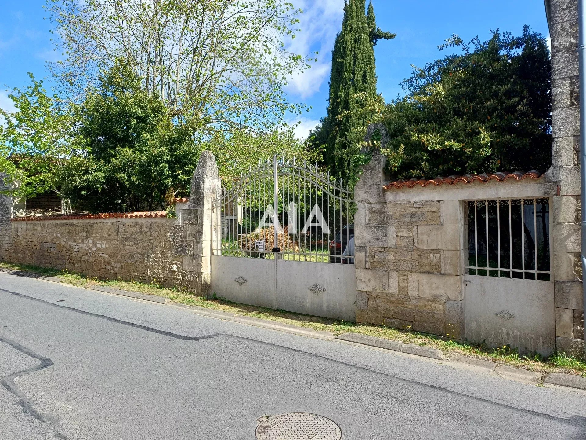 GRANDE MAISON DE VILLAGE