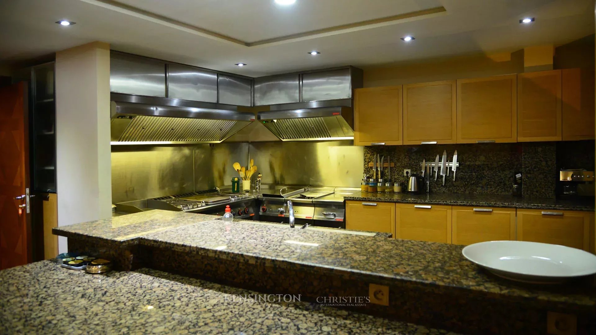 7 Bedroom Villa/Townhouse's Image 14