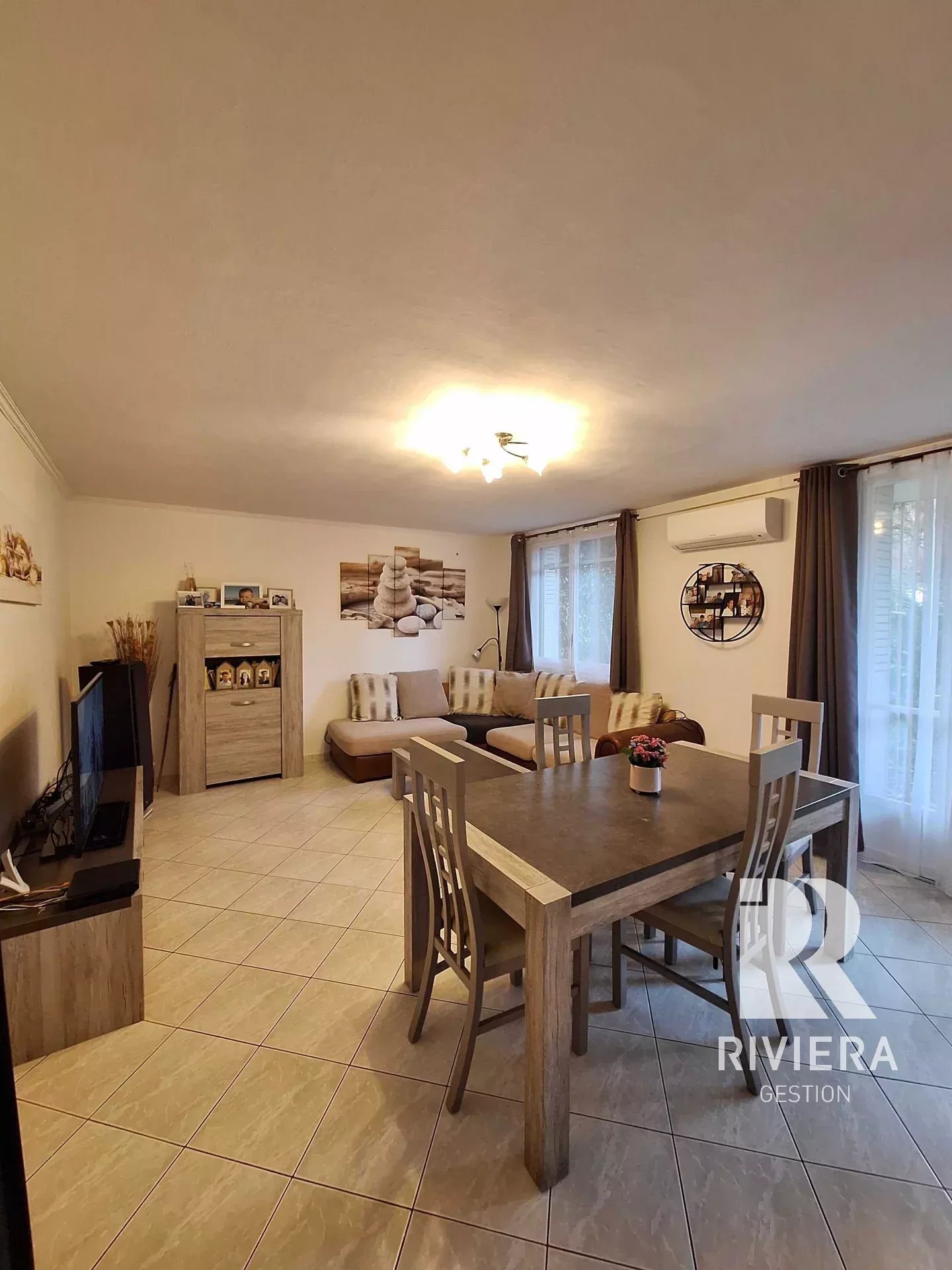 Agence immobilière de 