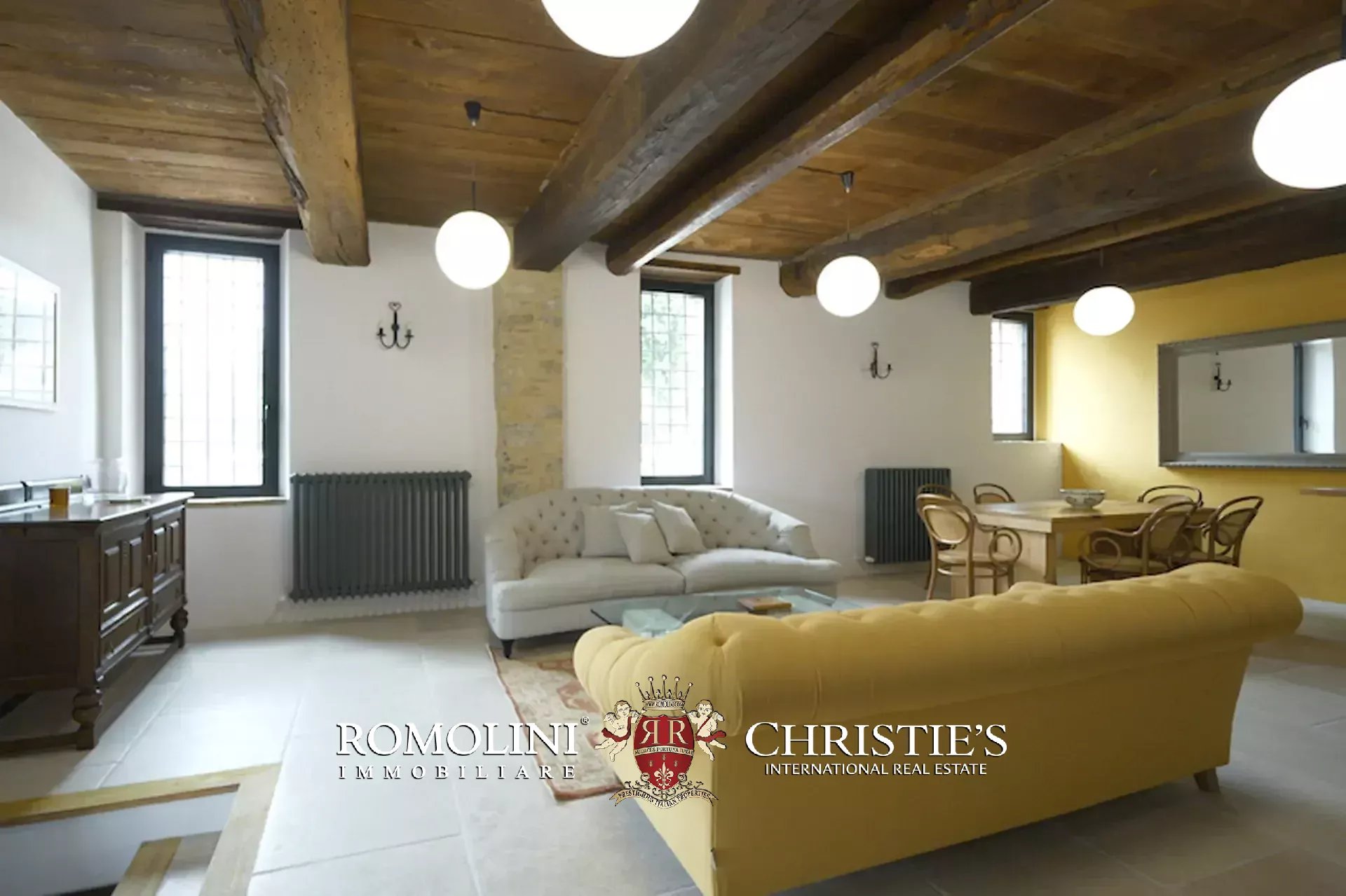  FINELY RESTORED RURAL COMPLEX FOR SALE IN UMBERTIDE UMBRIA