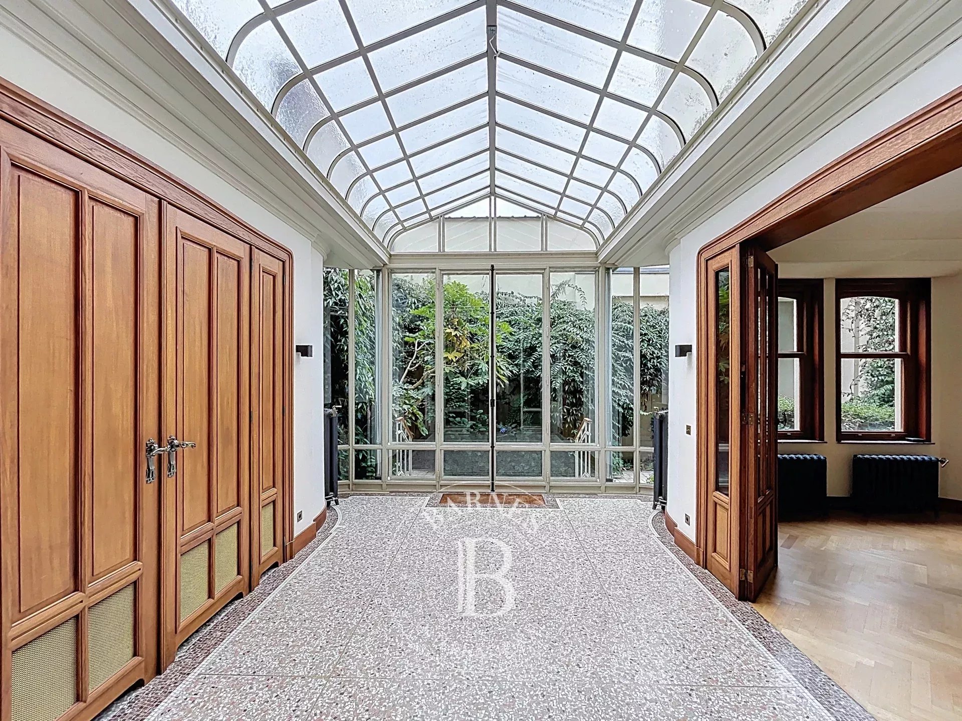 Prestigious office complex in a Victor Horta masterpiece