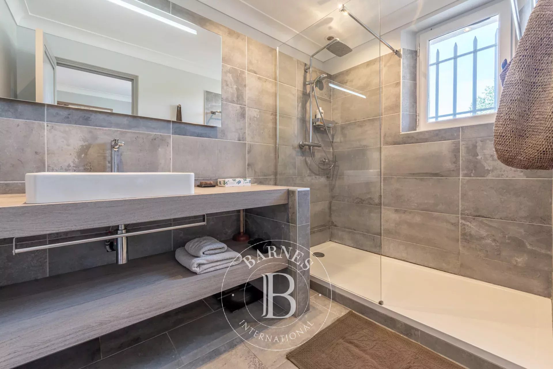 AIX-EN-PROVENCE – BASTIDE 3,767 SQ FT – 75,347 SQ FT GROUNDS – SALT POOL – INDEPENDENT APARTMENT - picture 16