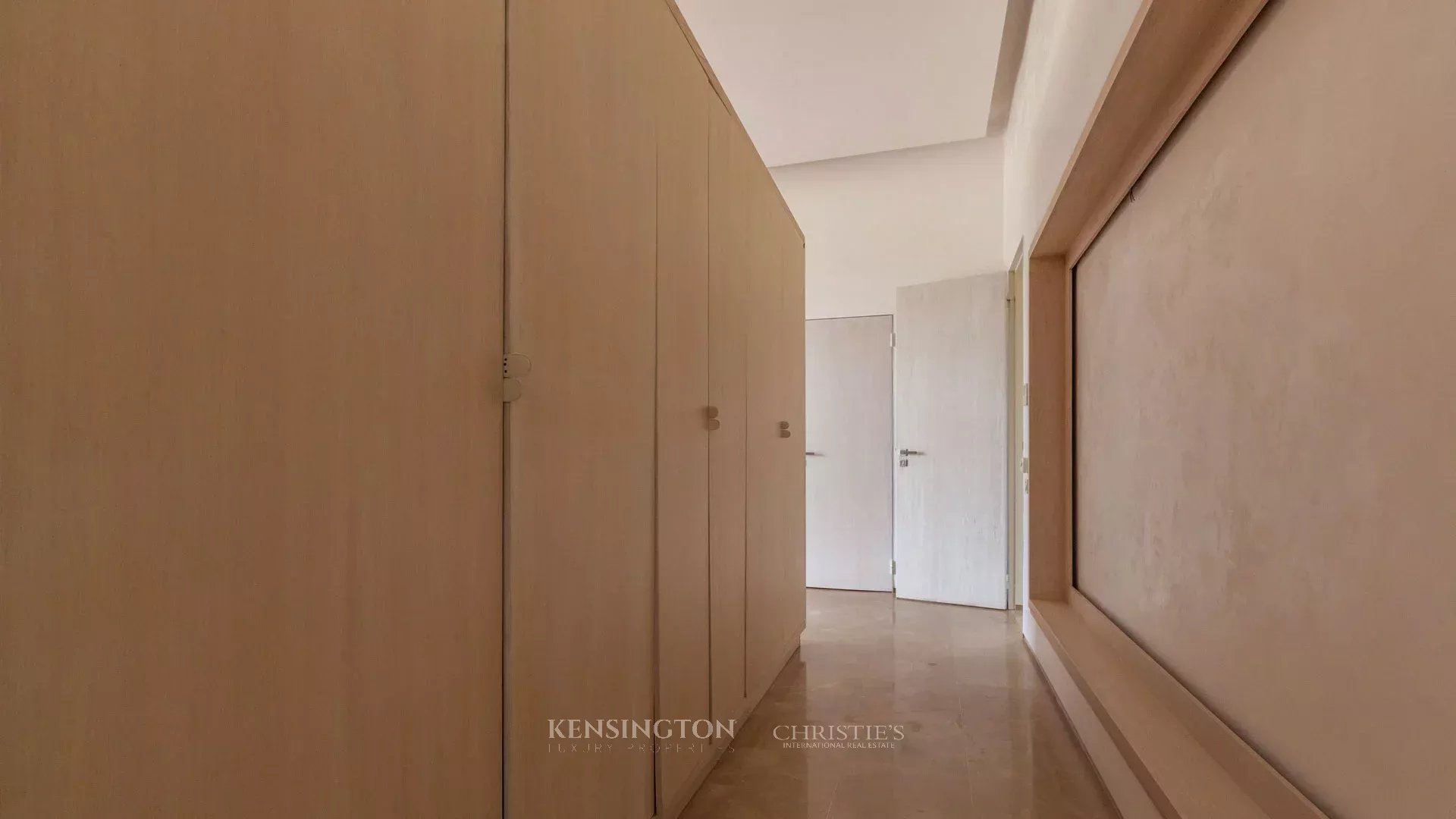 6 Bedroom Villa/Townhouse's Image 31