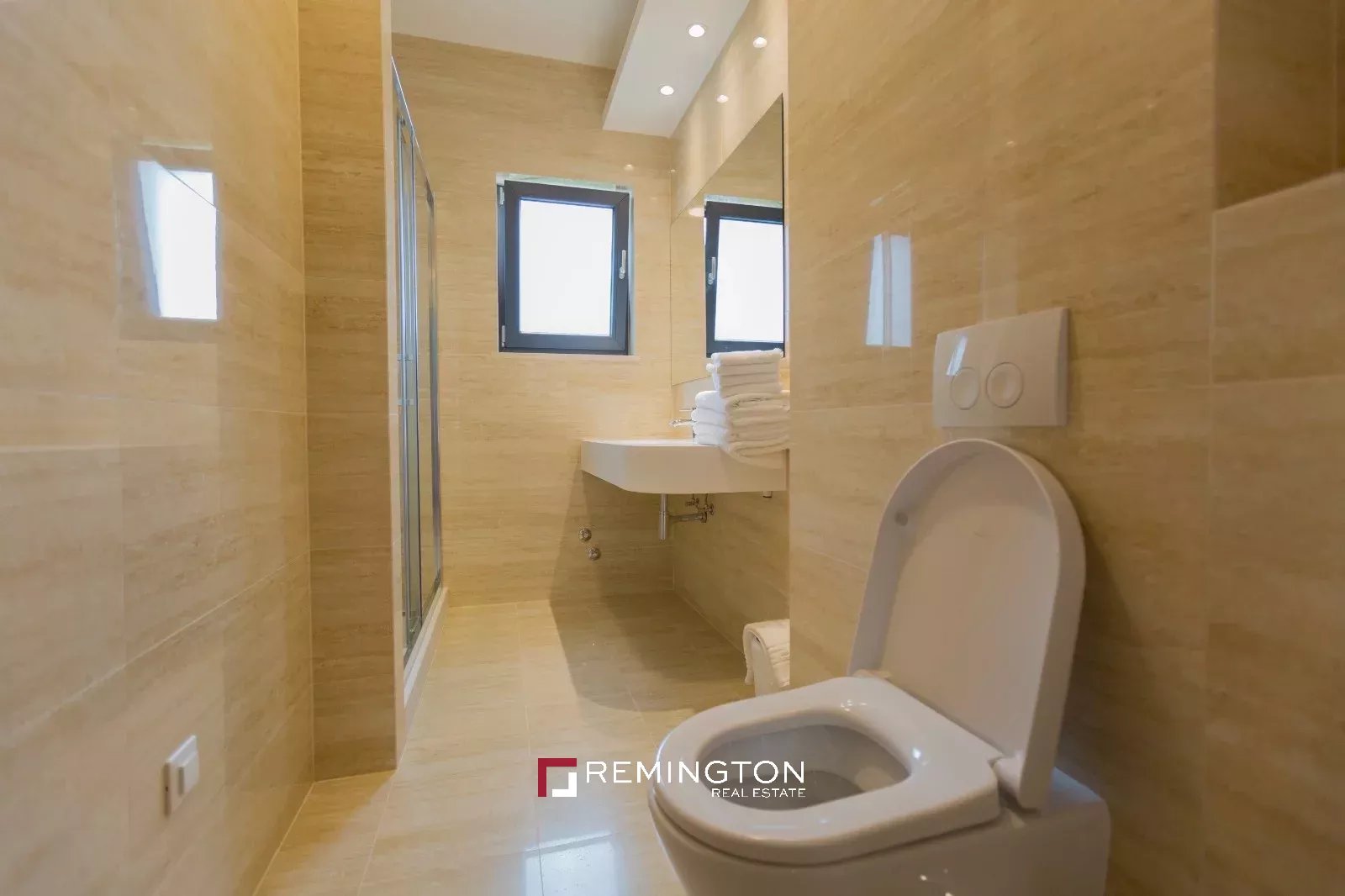 4 Bedroom Villa/Townhouse's Image 11