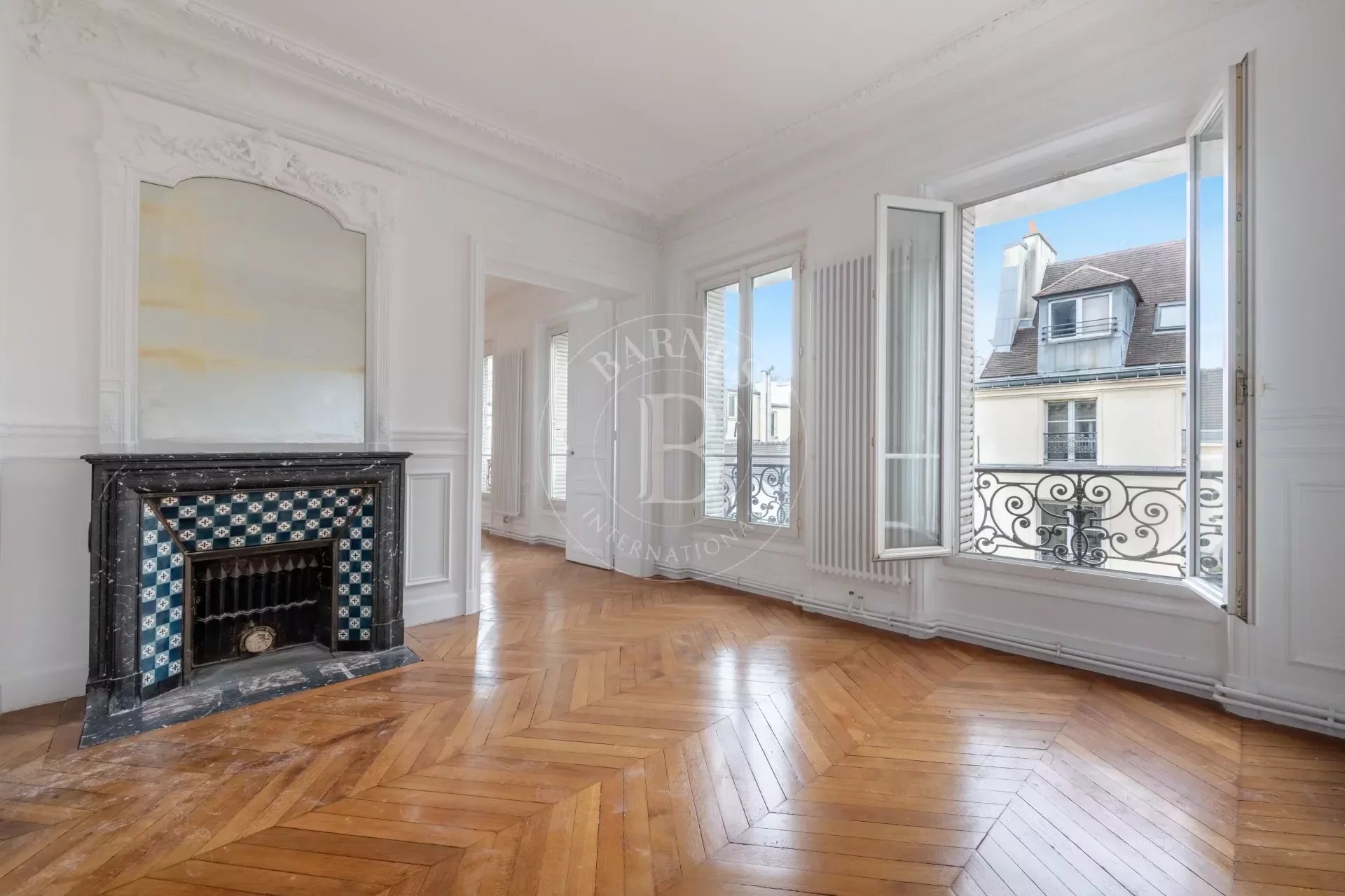 Daire Paris 3ème - picture 7