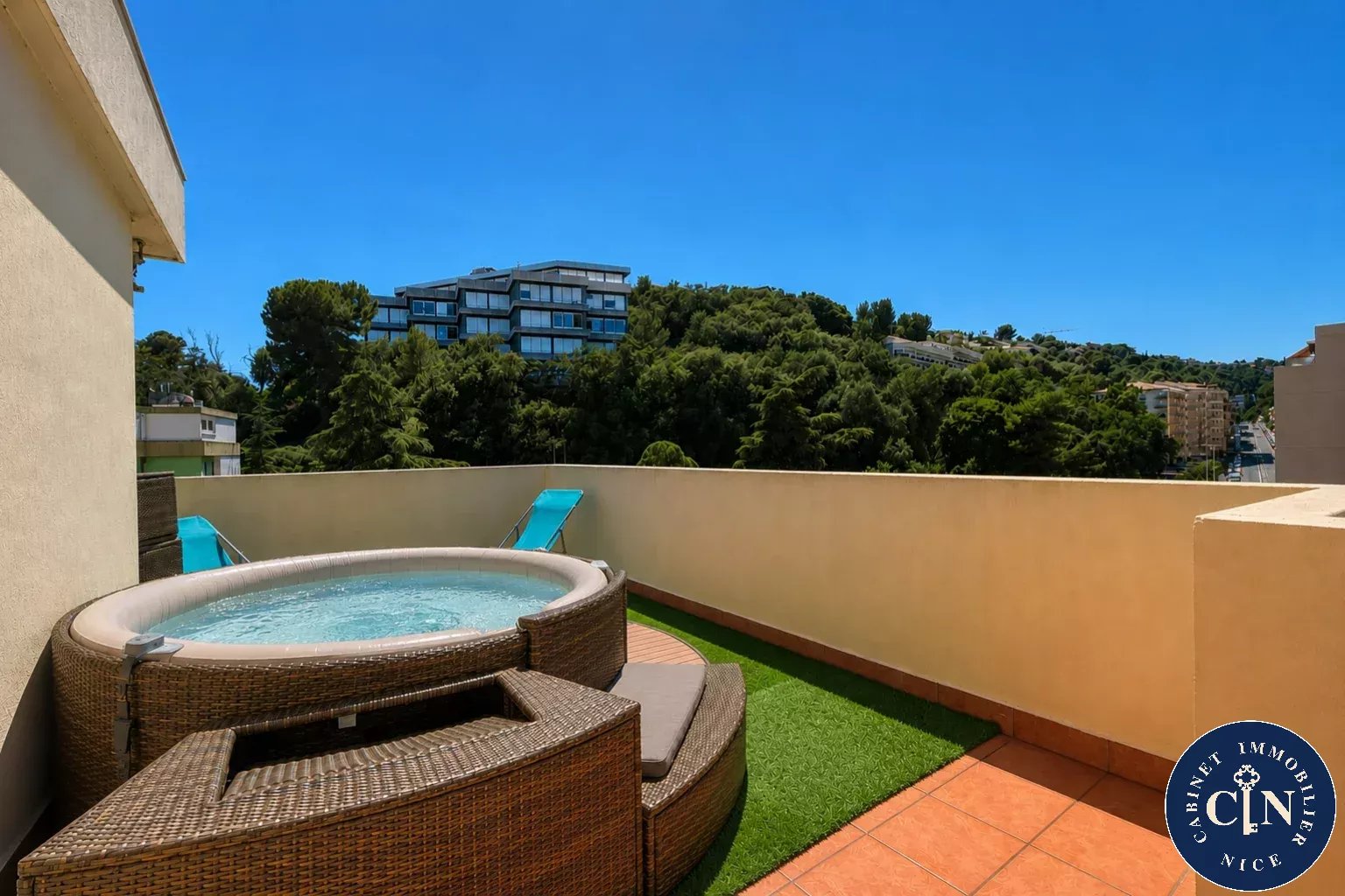 4 pièces – Dernier étage – Toit-terrasse & vue mer – Nice / Magnan — photo 3
