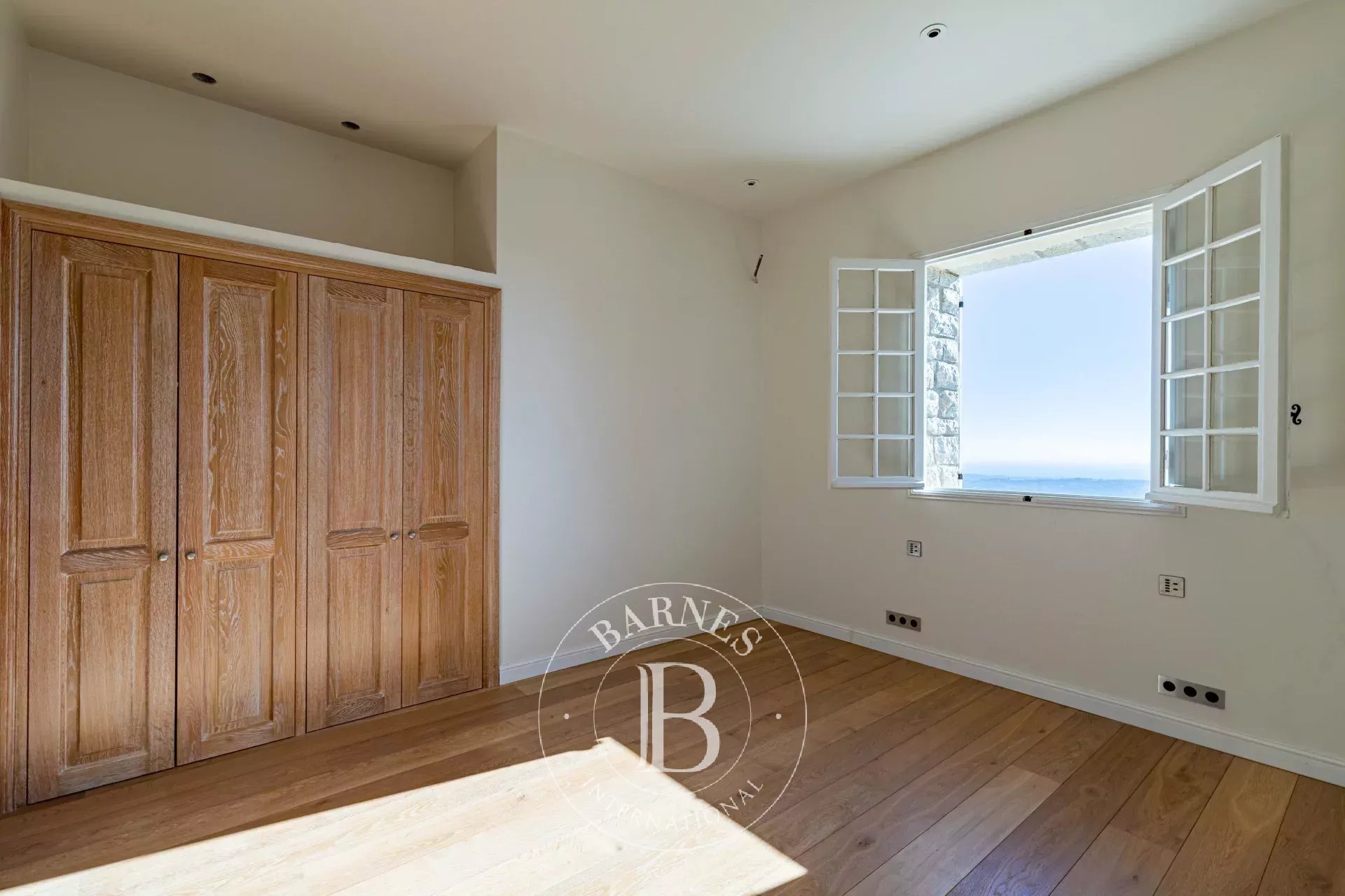 Exceptional domaine with 180° sea and mountain view - picture 30 title=