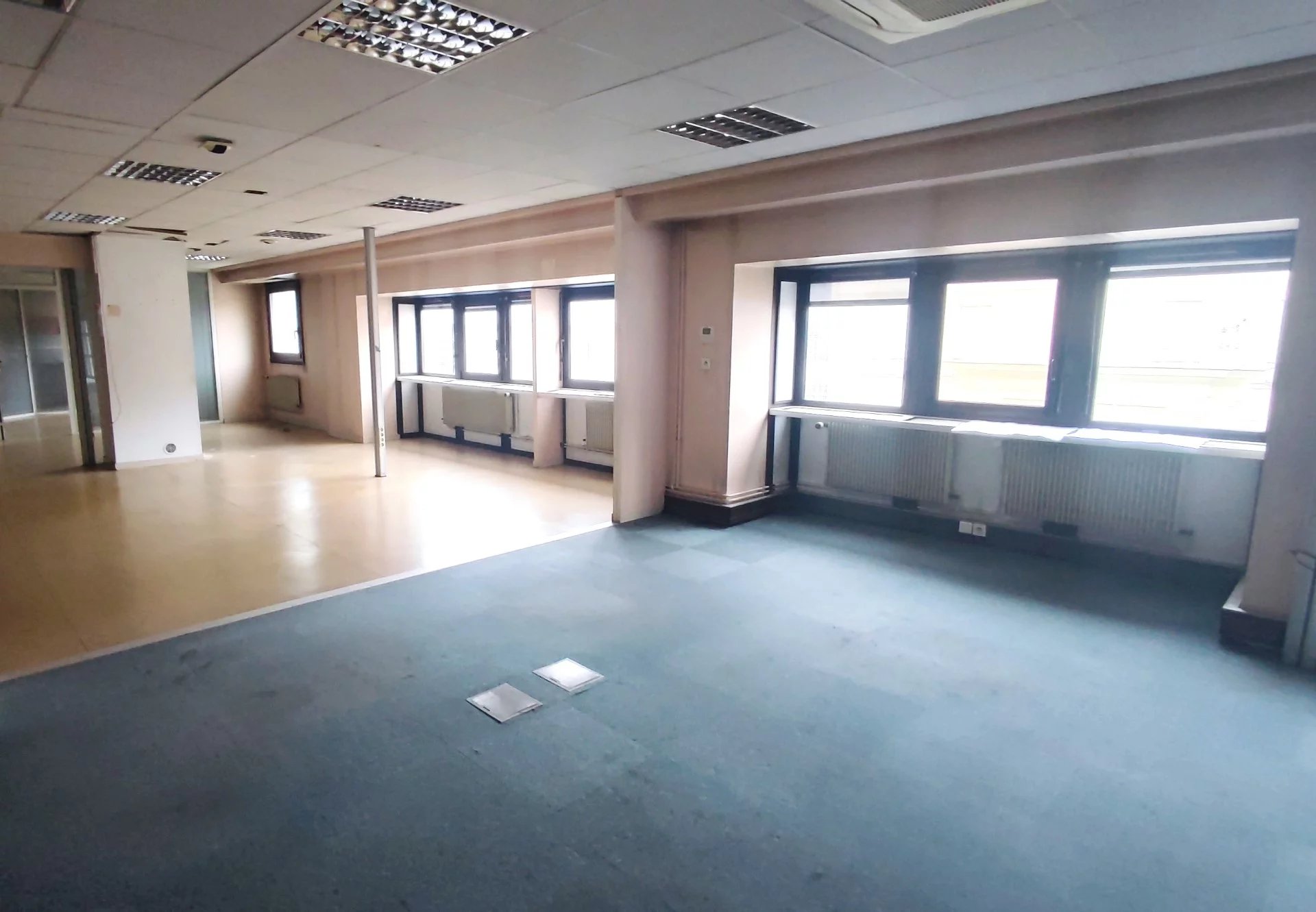 Location Commerce Vannes