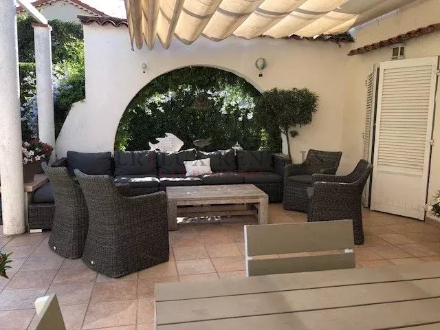 Villa for seasonal rental in Cap d'Antibes