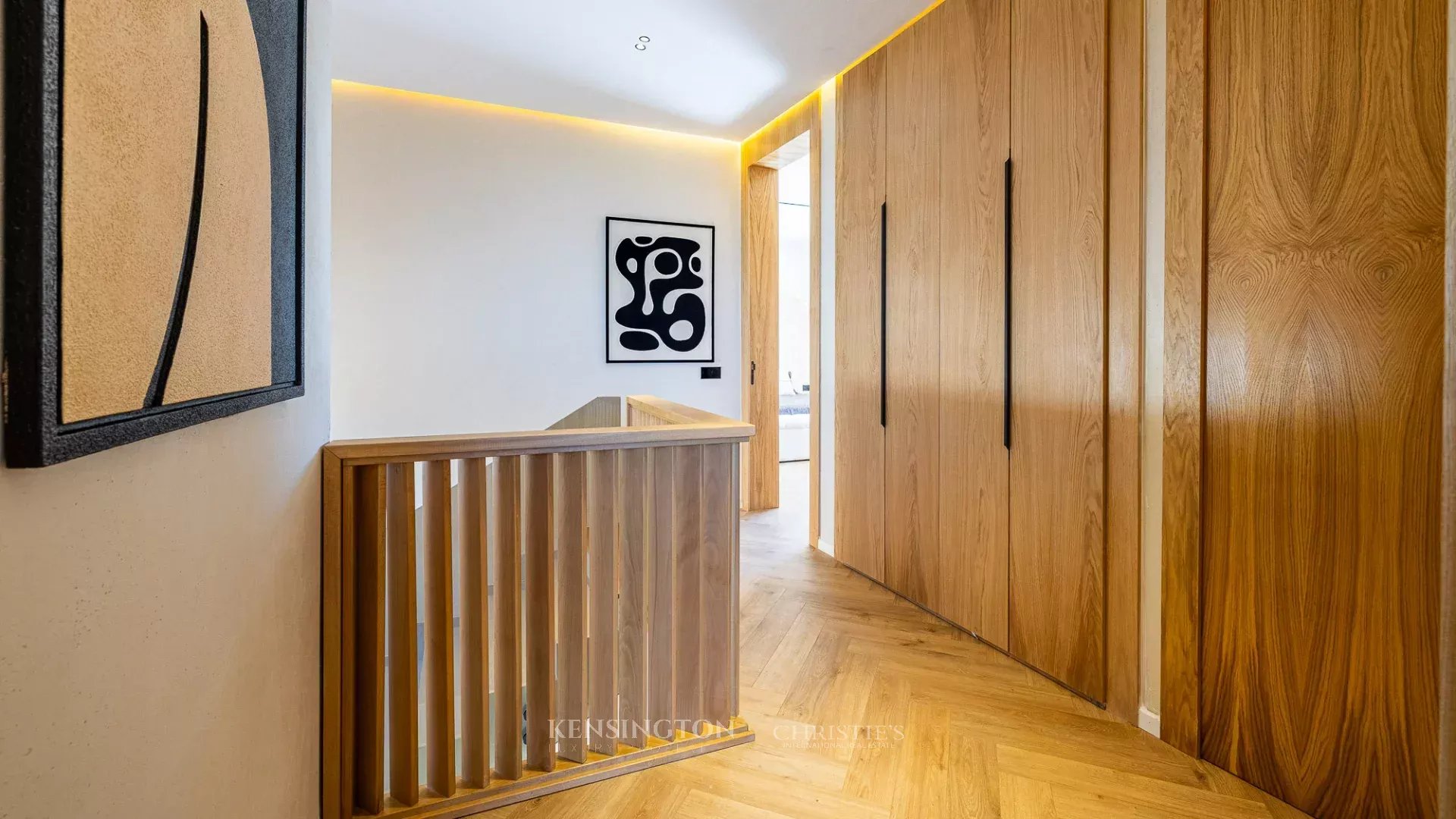 4 Bedroom Villa/Townhouse's Image 29