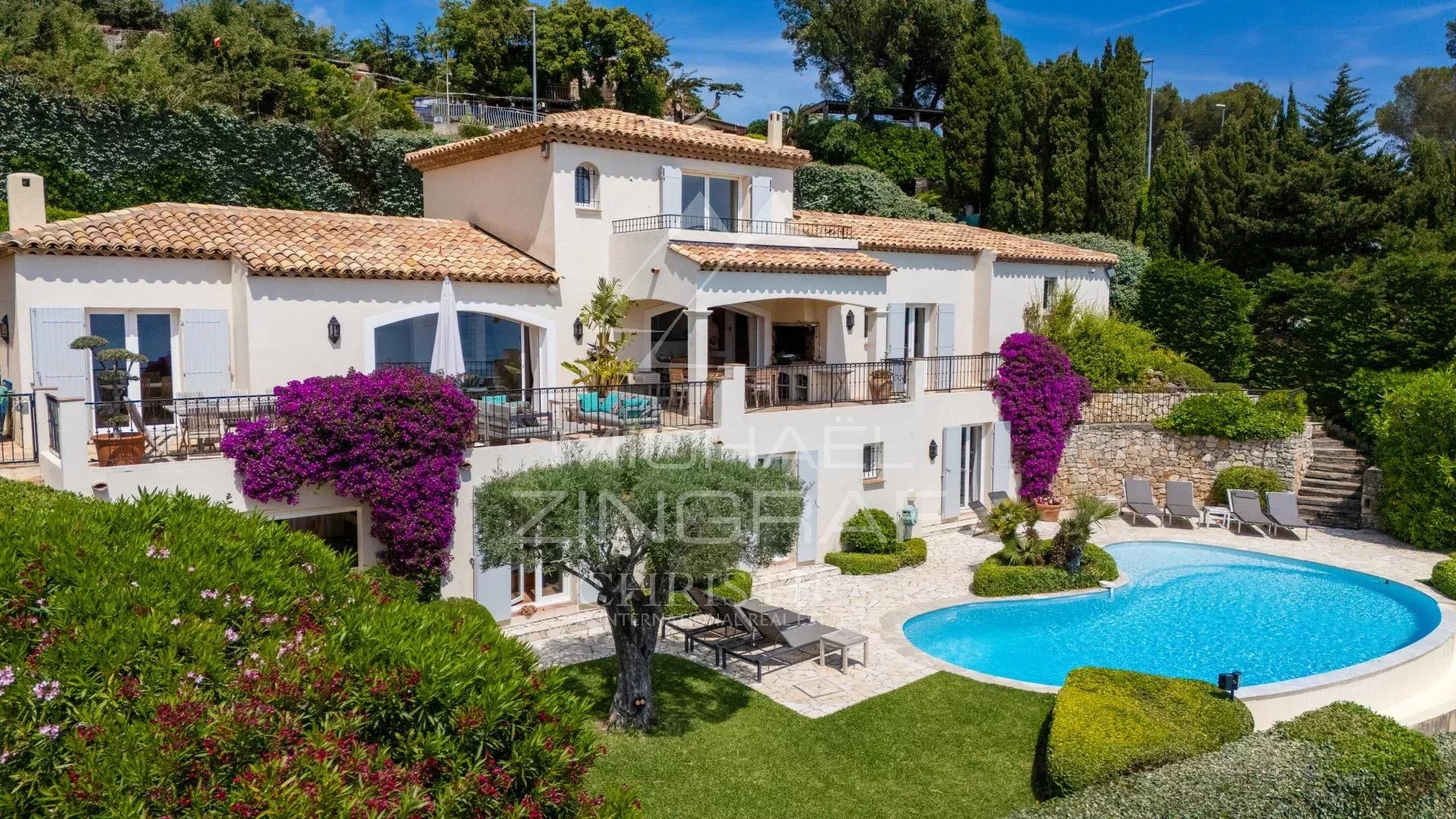5 Bedroom Villa/Townhouse's Image 8