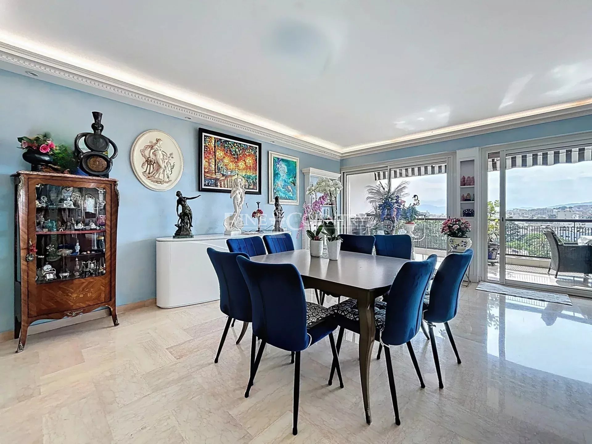 Photo of Apartment 3/4 room for sale in Cannes with sea views