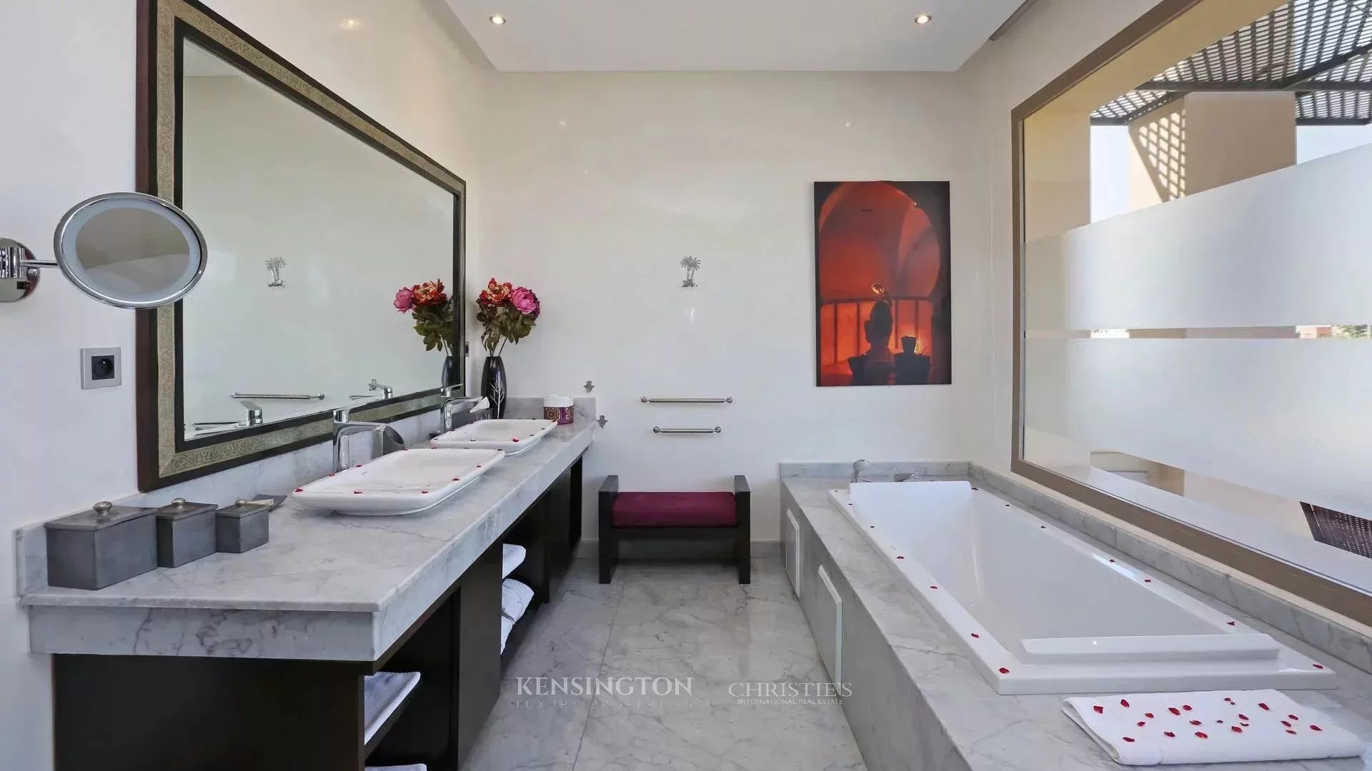 6 Bedroom Villa/Townhouse's Image 38