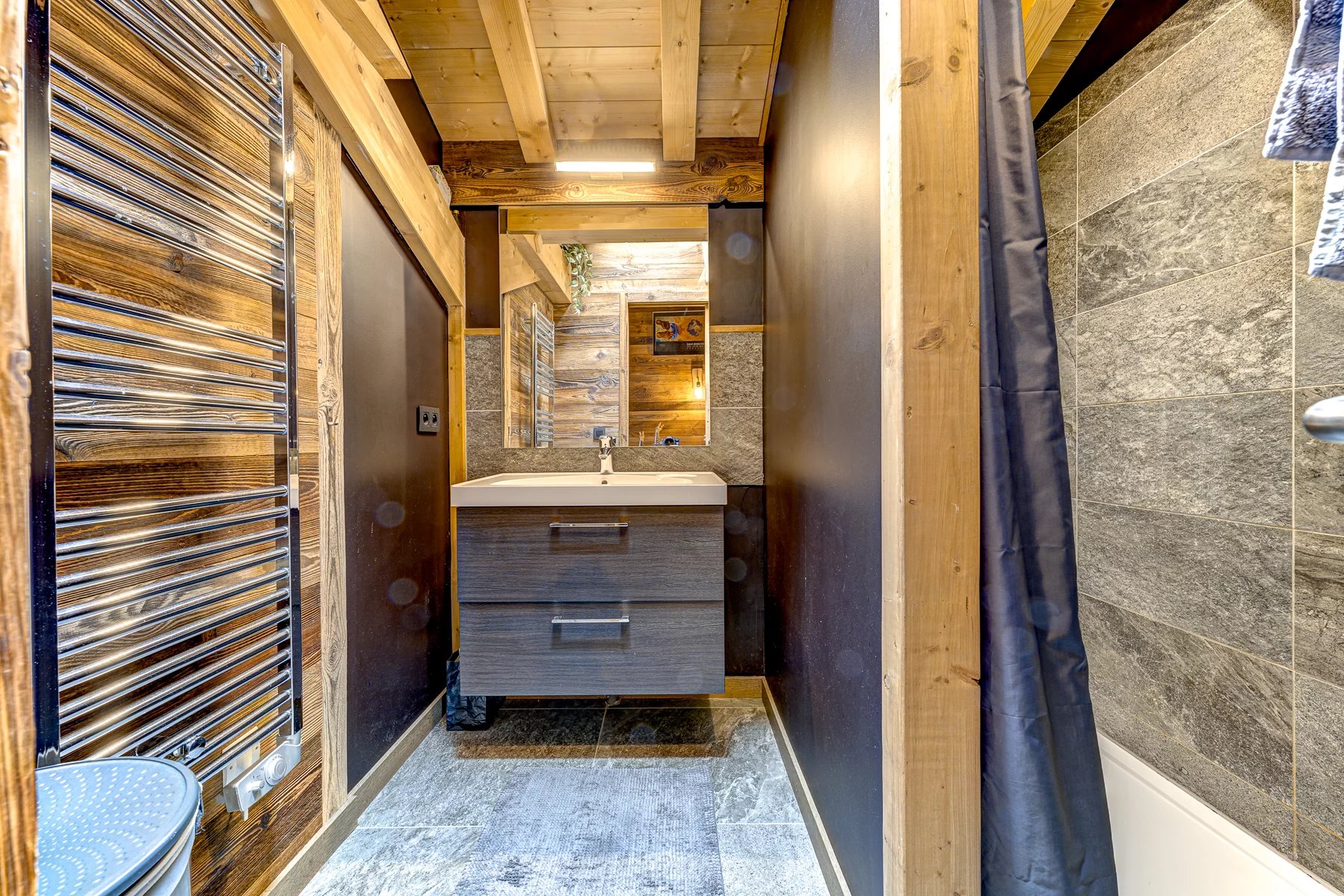 Photo of ESSERT-ROMAND - Recently built, quality 5 bedroom chalet in the heart of Essert-Romand