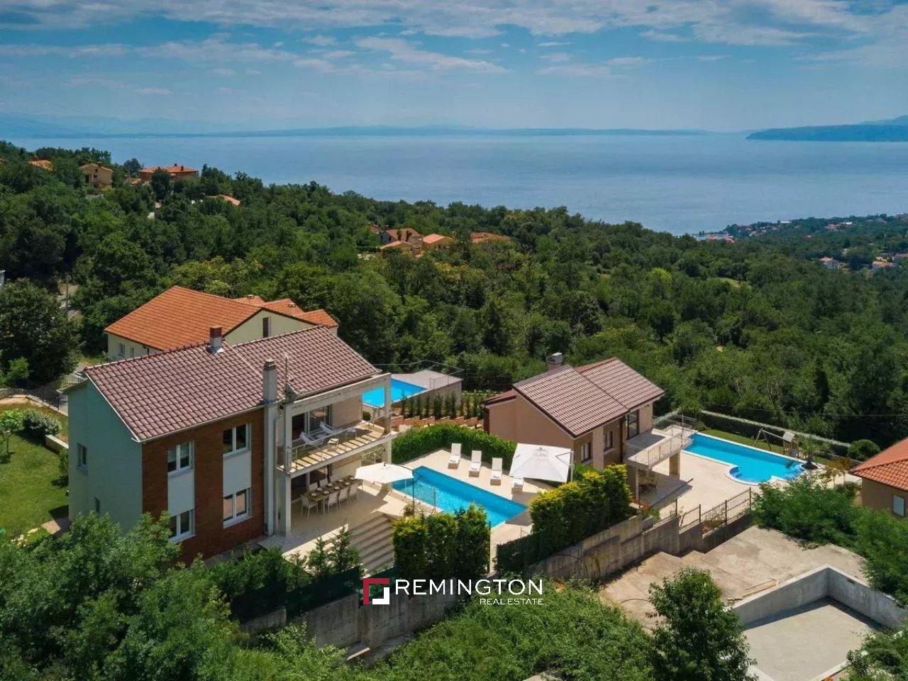 4 Bedroom Villa/Townhouse's Image 7