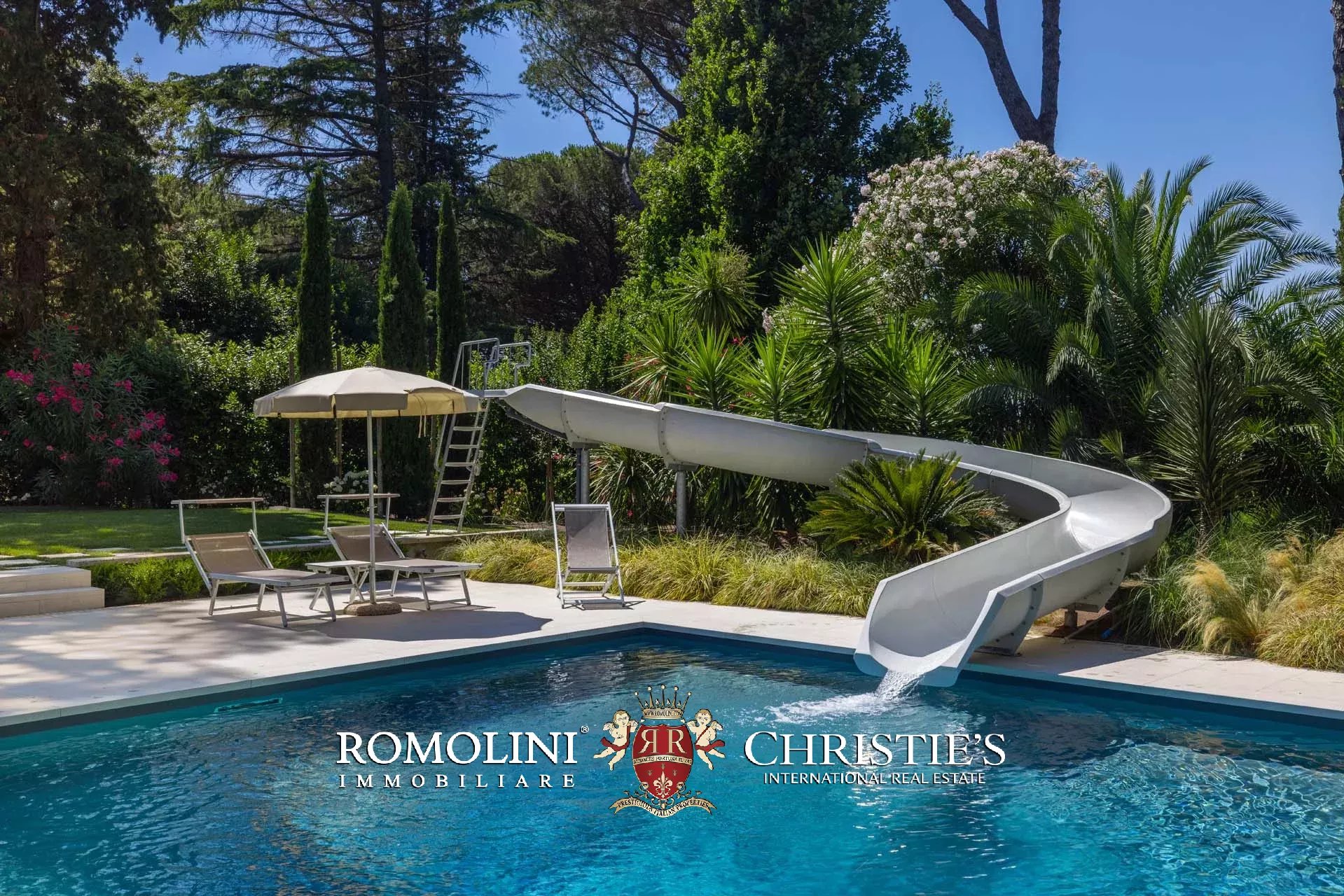 8 Bedroom Villa/Townhouse's Image 13