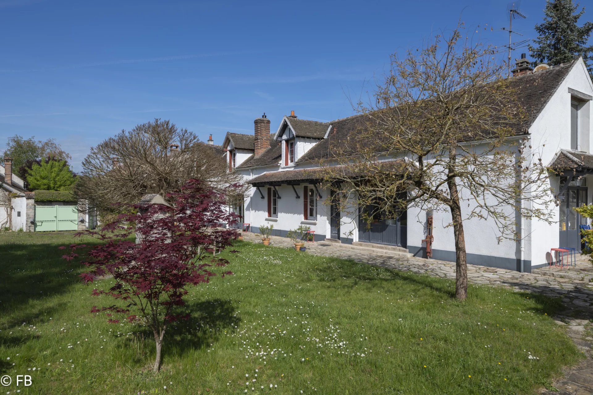 Longére 225 m² terrain 2147 m²