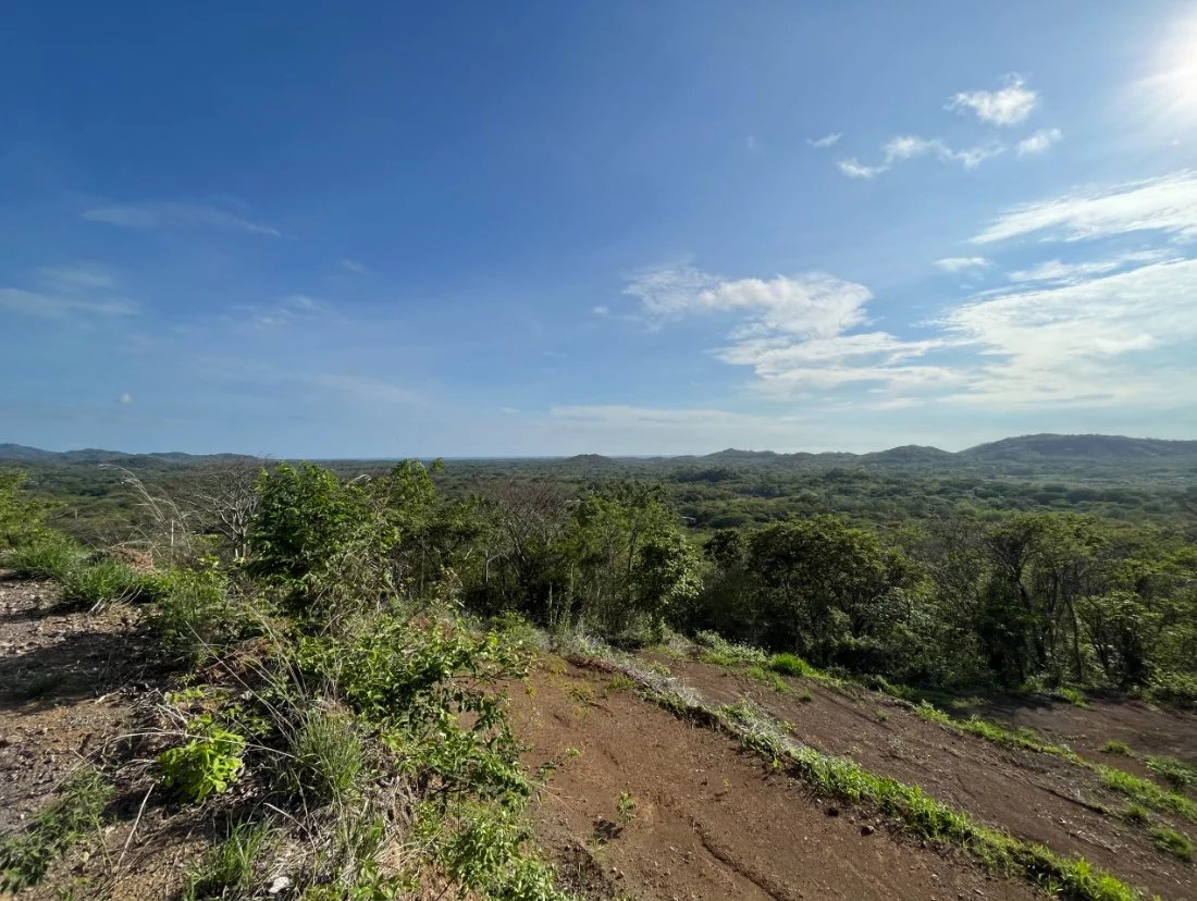 Lot in highly sought-after residential area in Tamarindo region