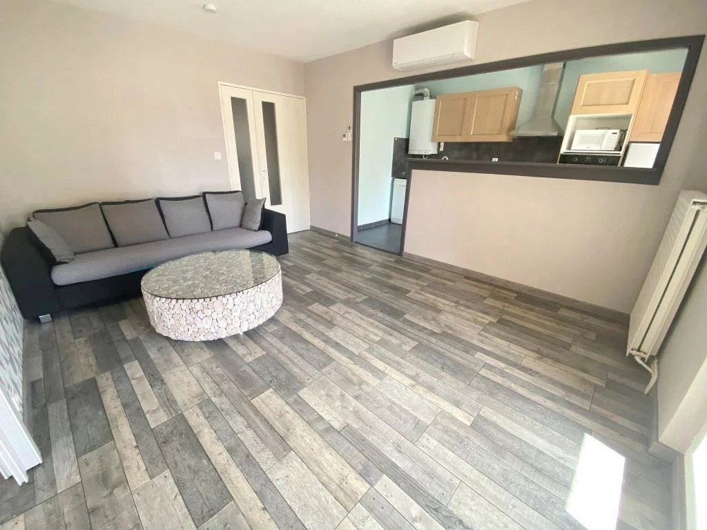 BORDEAUX RUE BILLAUDEL - APPARTEMENT T2 AVEC DEUX BALCONS - LOCATION MEUBLEE