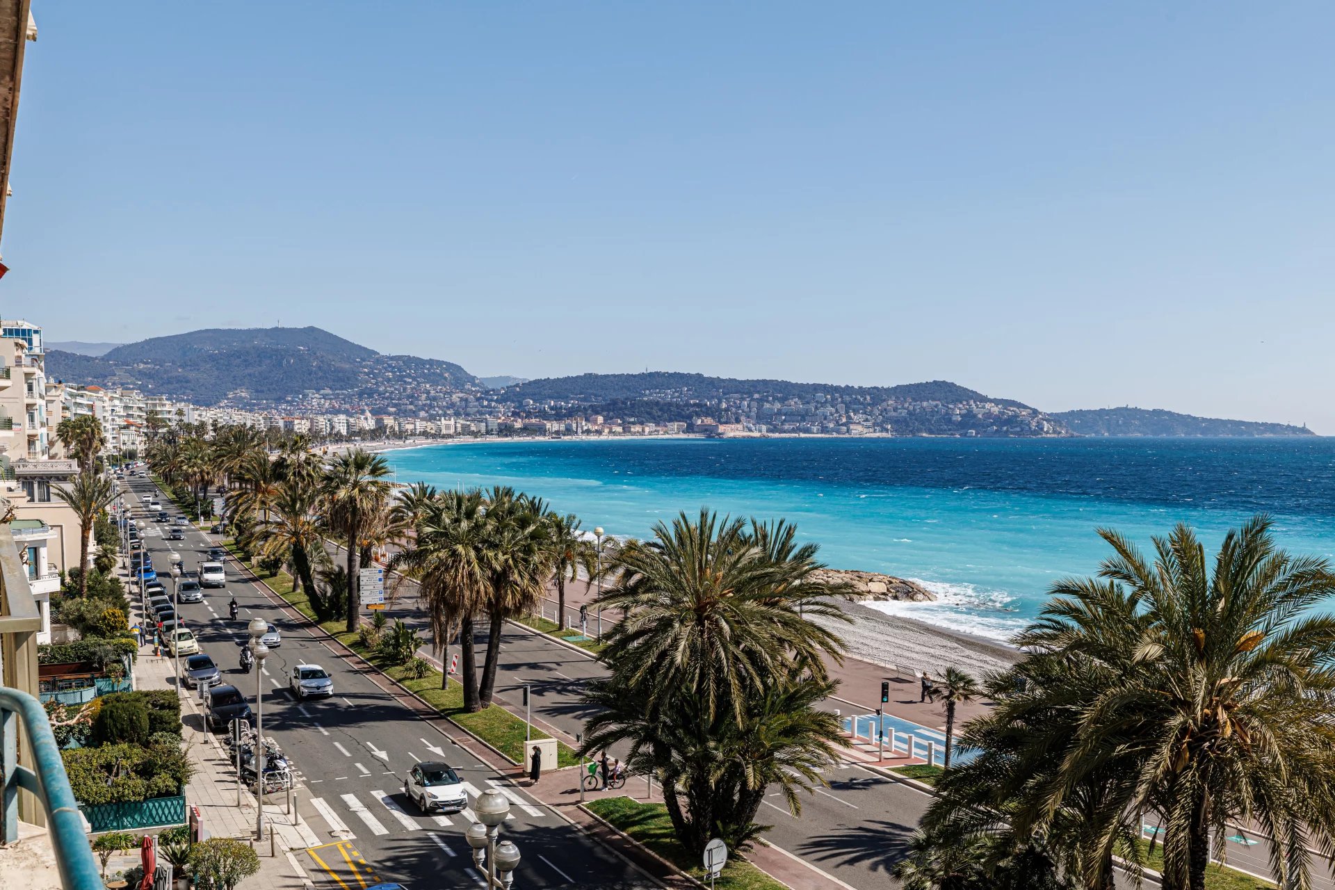 NICE - PROMENADE DES ANGLAIS - BALCONS VUE MER