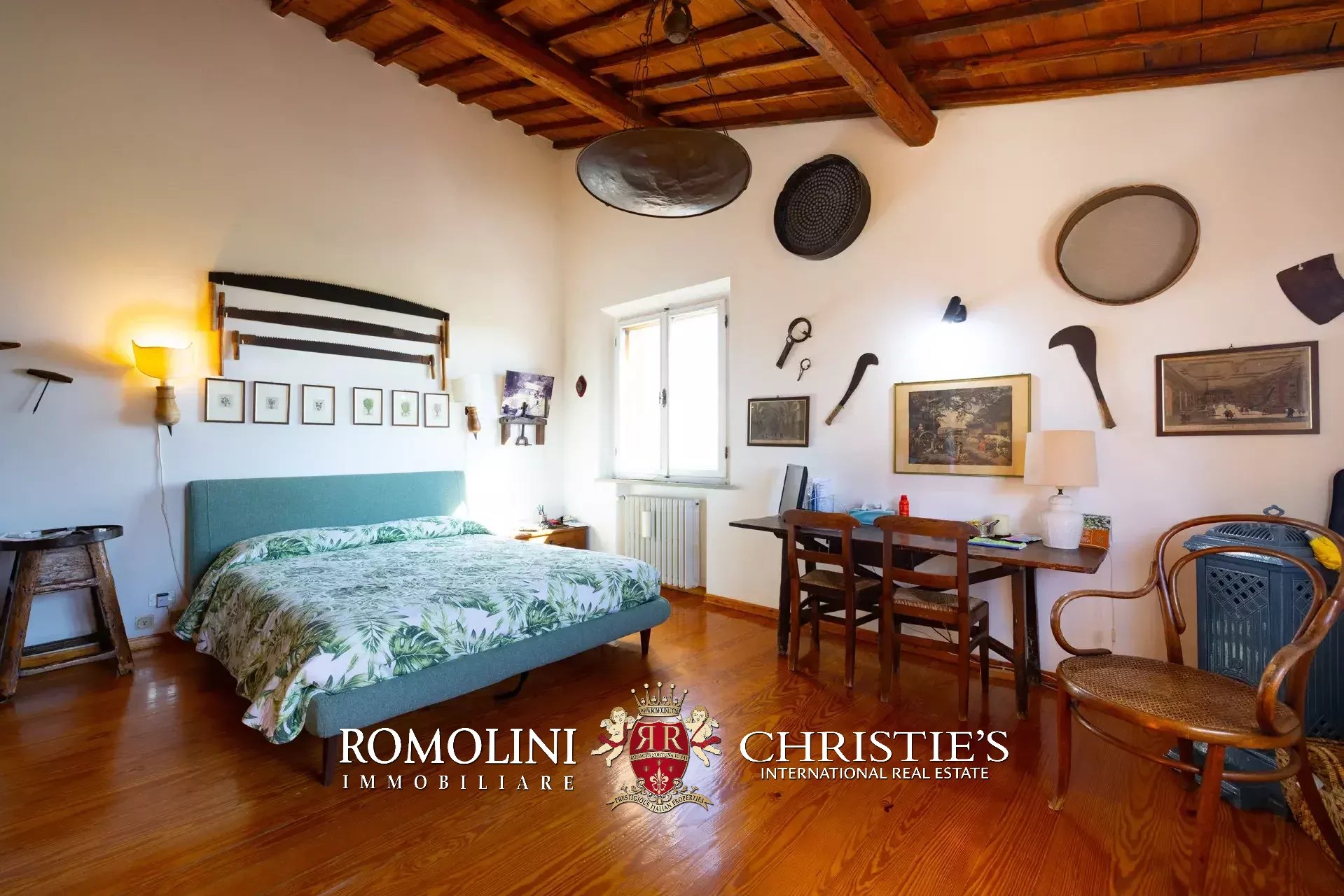 18 Bedroom Vineyard's Image 61
