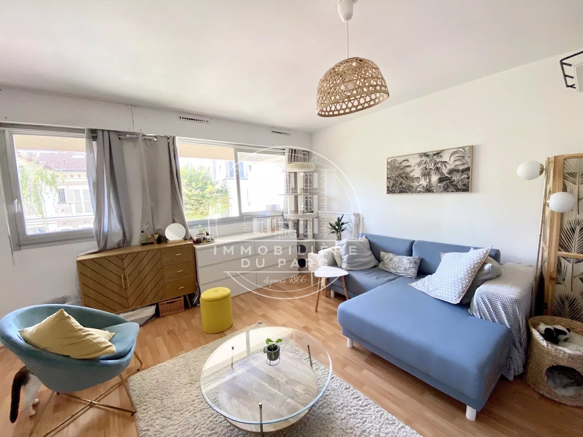 Living-room Wooden floor