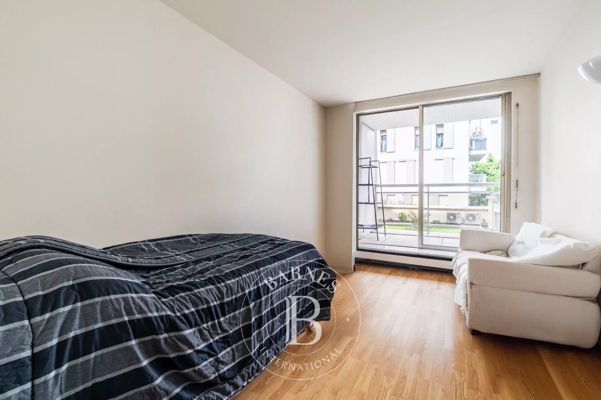 Sole agent - Paris 16 - Muette  - Apartment with balcony - picture 9
