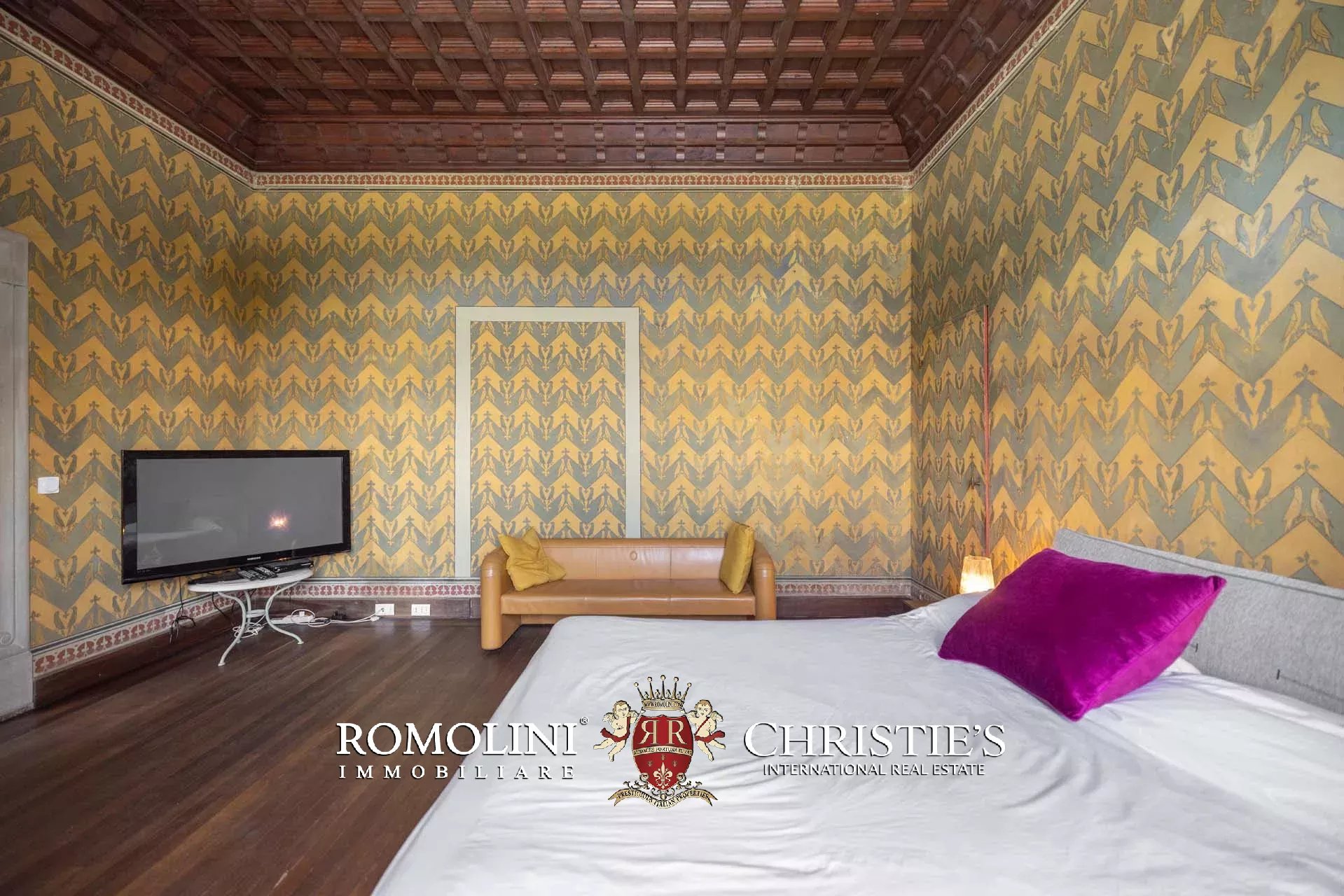 35 Bedroom Chateau's Image 51