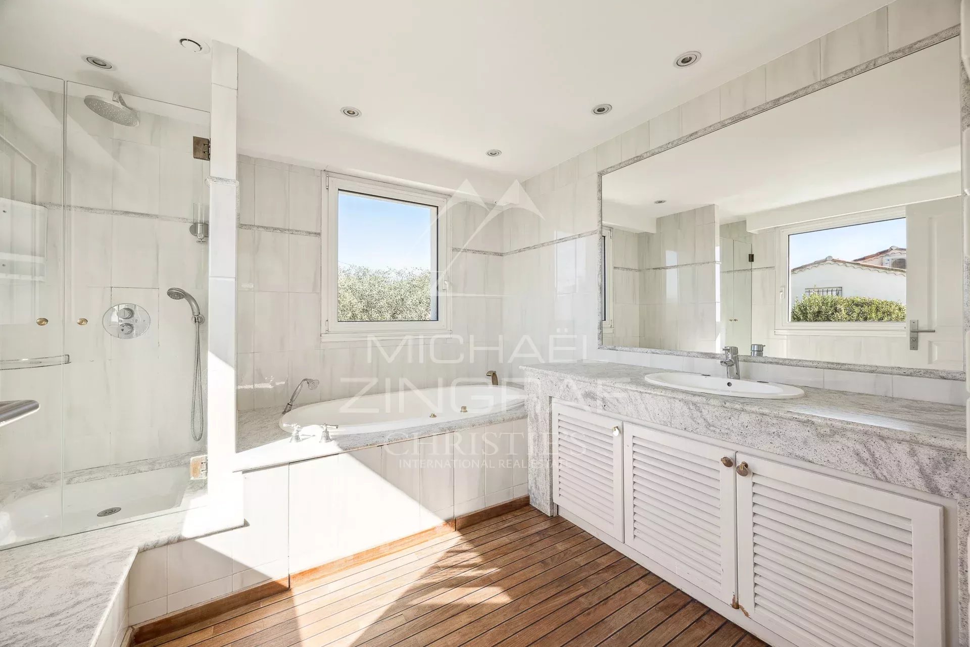 4 Bedroom Villa/Townhouse's Image 6