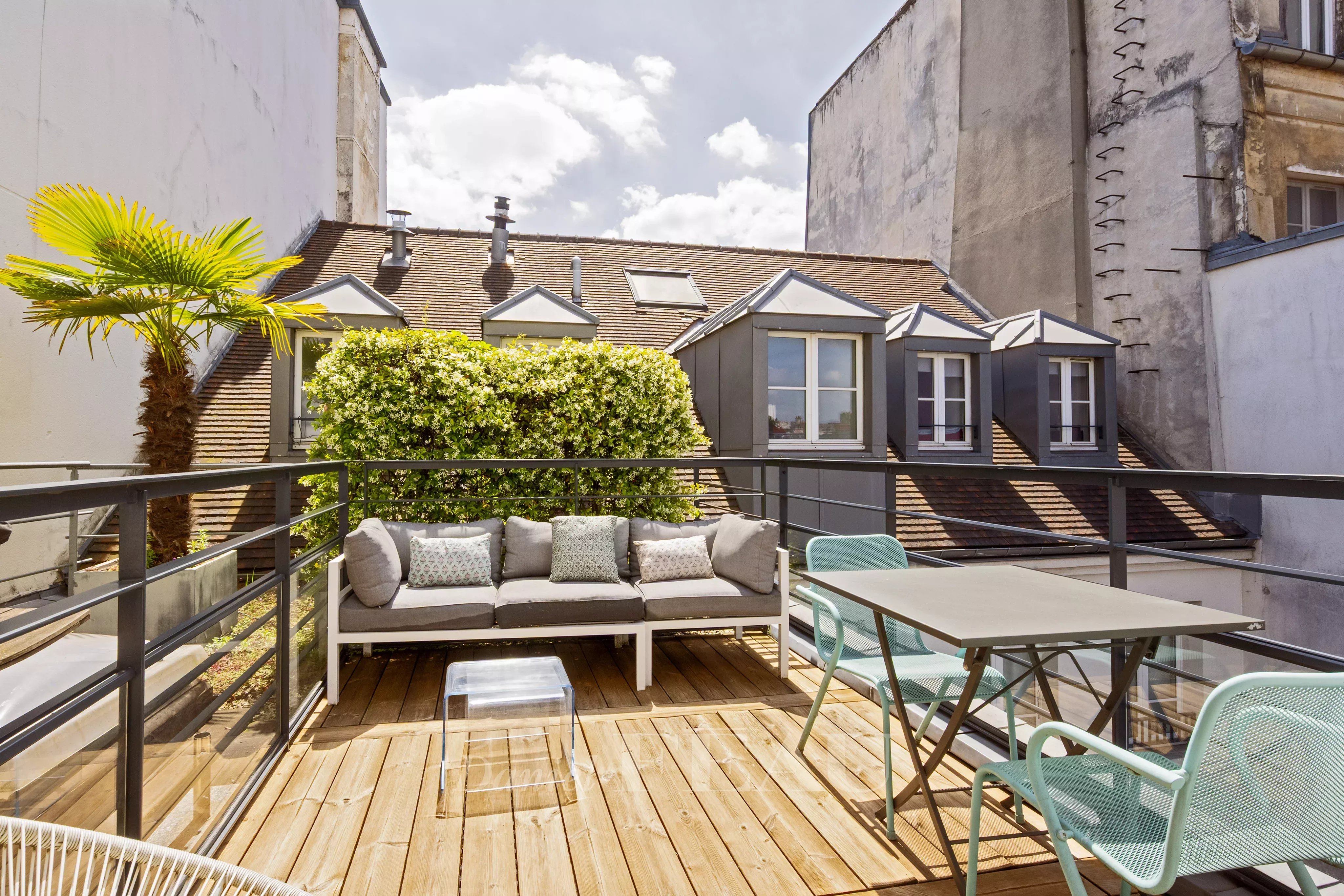 Paris 11th District - Faubourg Saint Antoine/Bastille, terrace, top floor, three bedrooms.