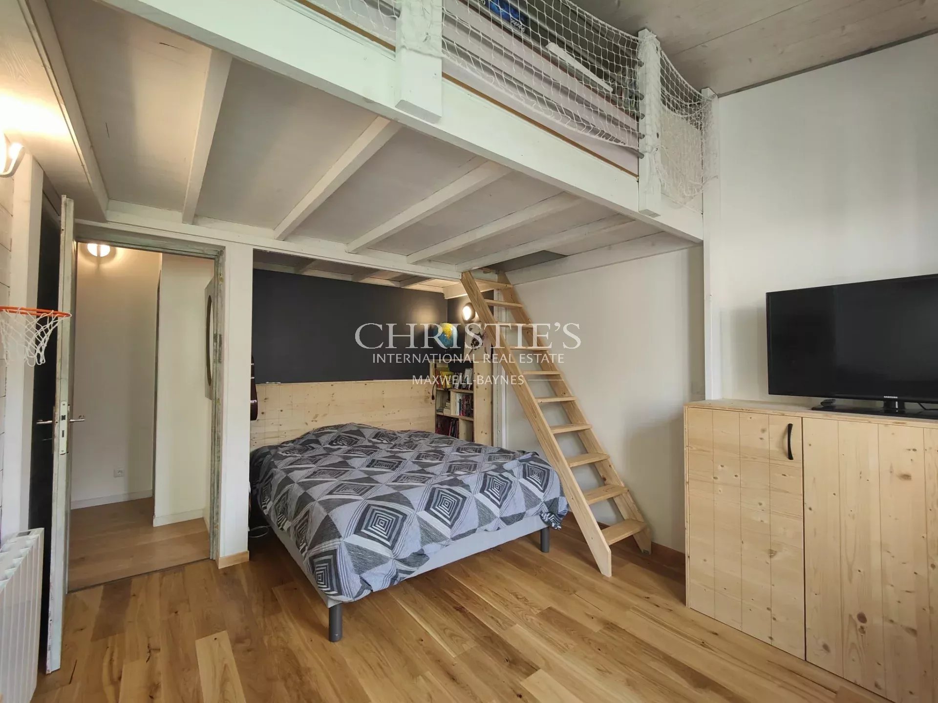 4 Bedroom Villa/Townhouse's Image 9