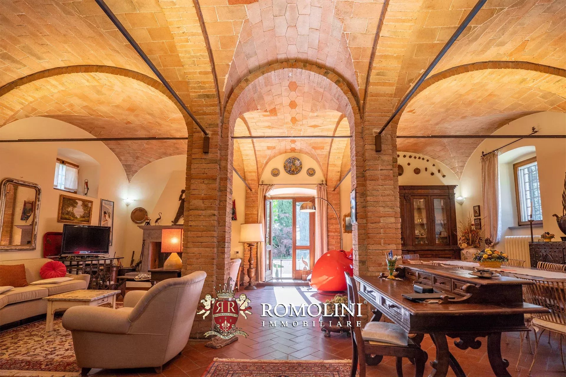 7 Bedroom Villa/Townhouse's Image 32