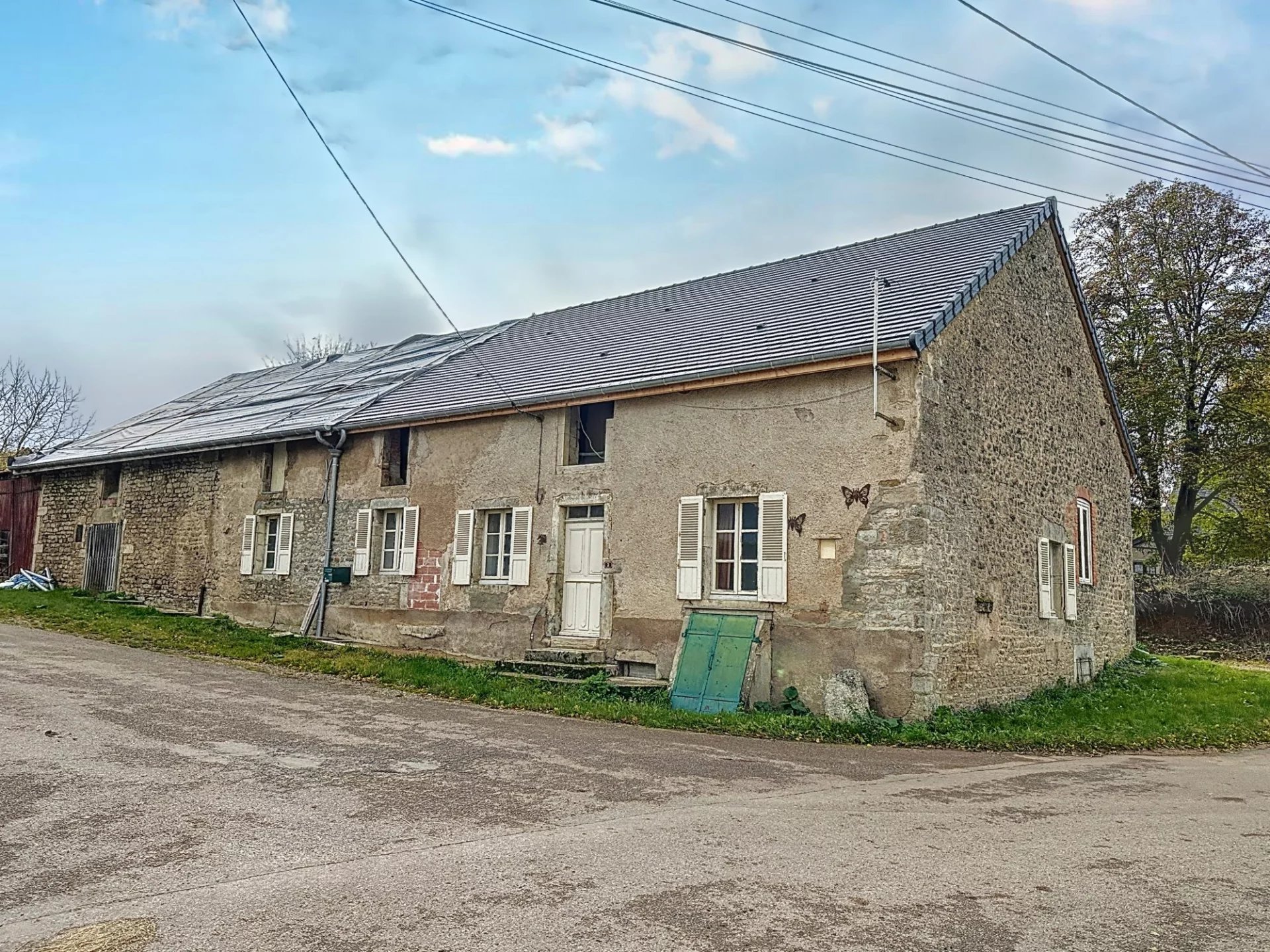 auxois sud, belle longère en cours de rénovation