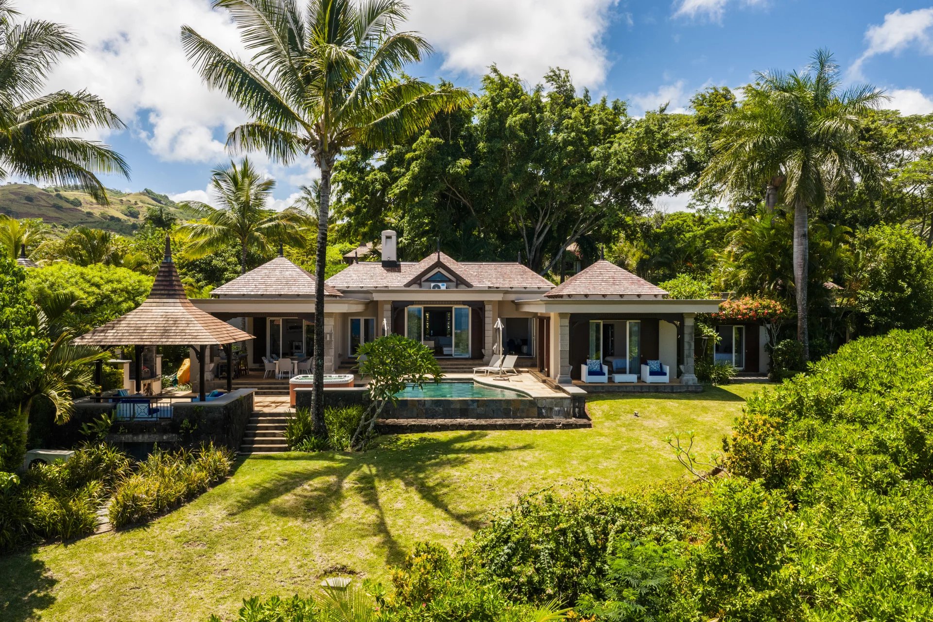 Villa d’exception avec vue panoramique sur l’océan à Valriche