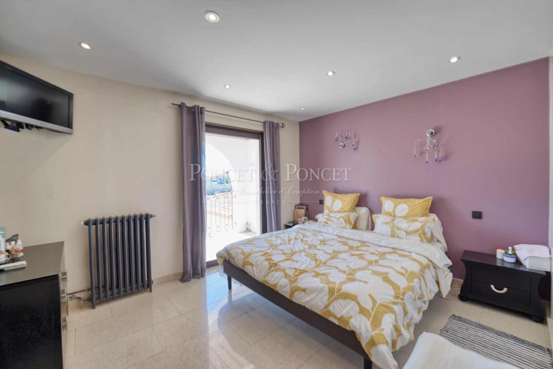 6 Bedroom Villa/Townhouse's Image 13