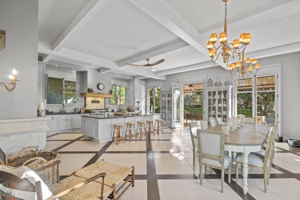 Historic Cap d'Antibes Family Estate | Luxury Villa with Tennis Court — photo 6